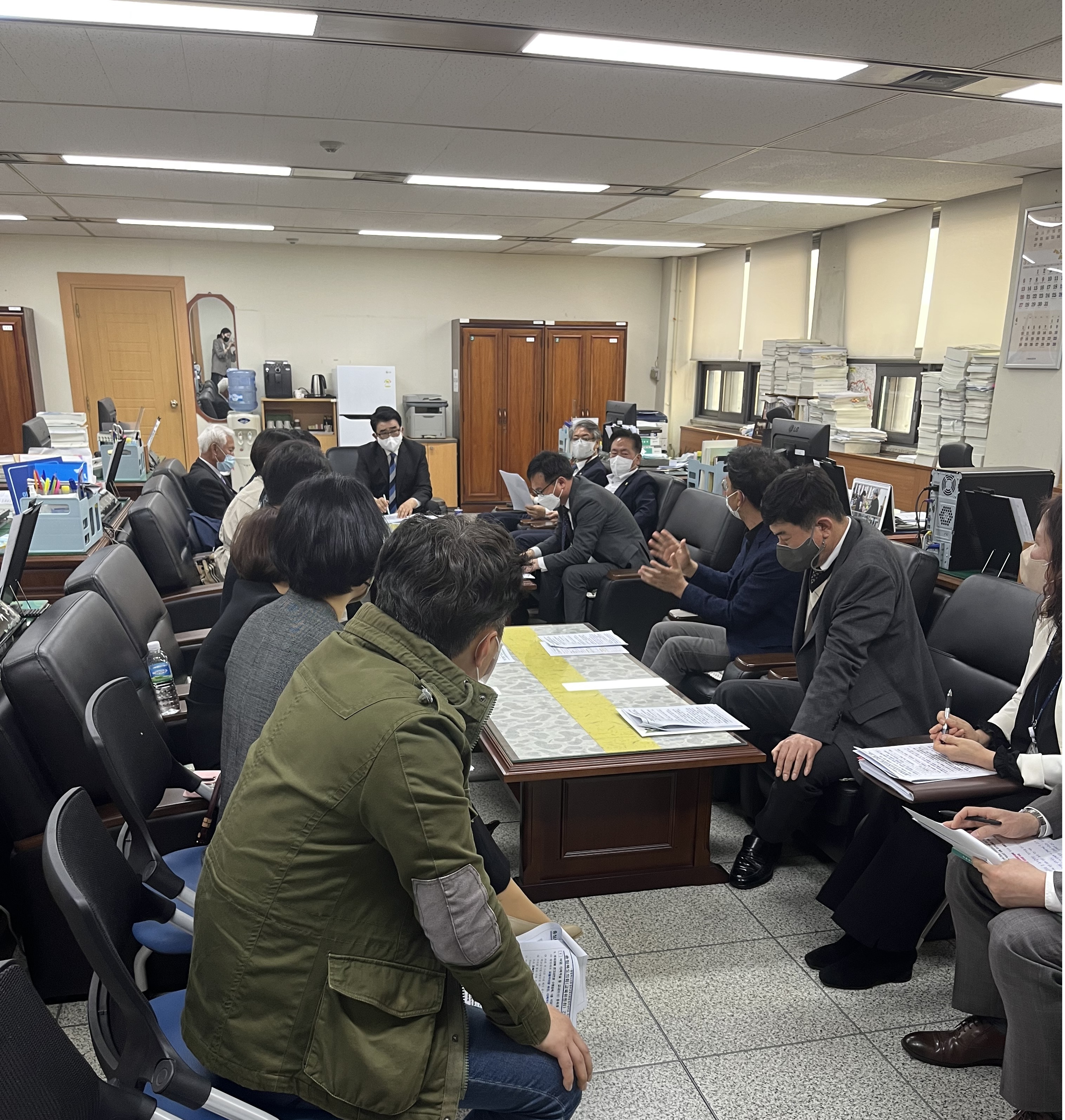 교육위원회, 청주 내곡초 모듈러 관련 의회-집행청-학부모 간담회 실시 - 2