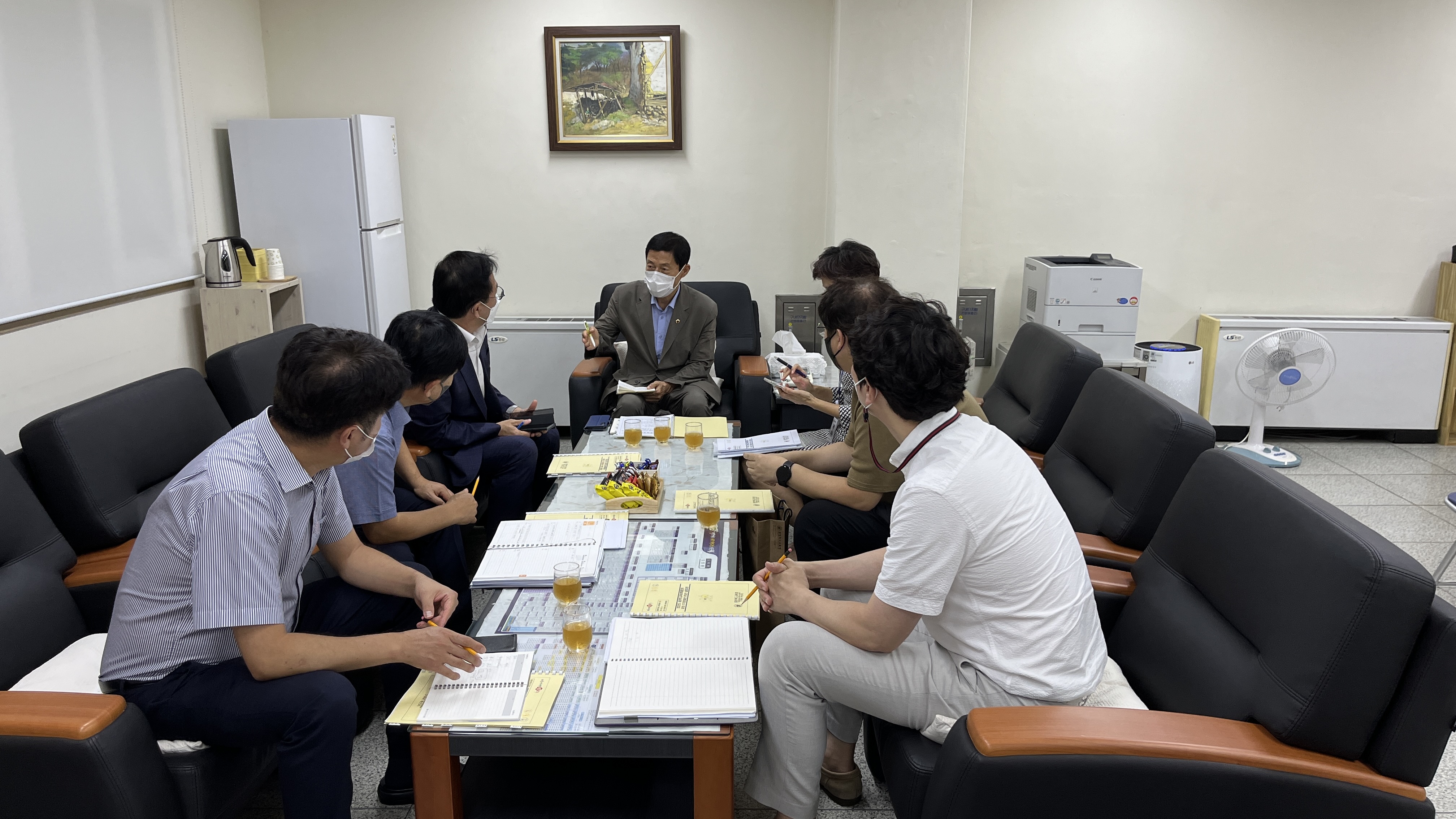 김현문 의원, 집행부(충청북도교육청 예산과) 간담회 실시 - 1