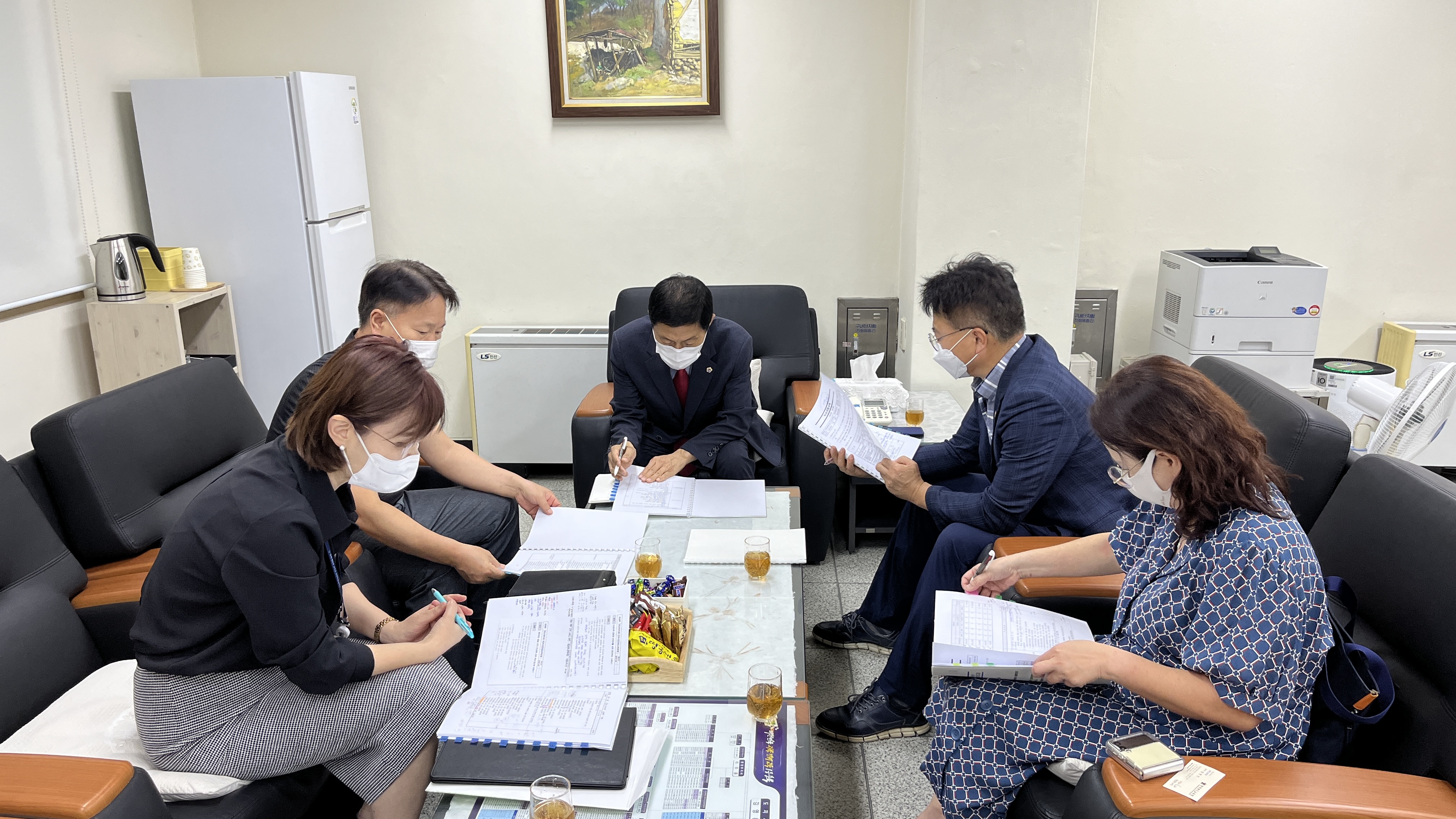 김현문 의원, 집행부(충청북도교육청 행정과‧재무과‧학교자치과)와의 간담회 - 2