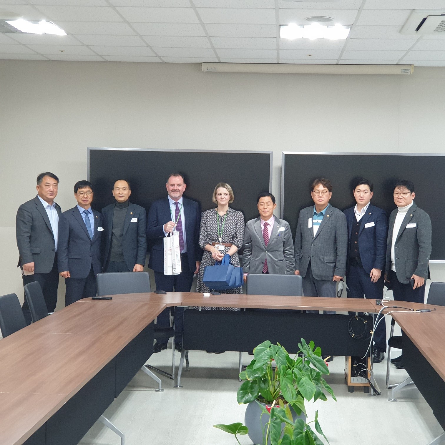 교육위원회, 2023년도 충청북도해양교육원 주요업무계획 보고 청취 및 제주국제학교 방문 - 3