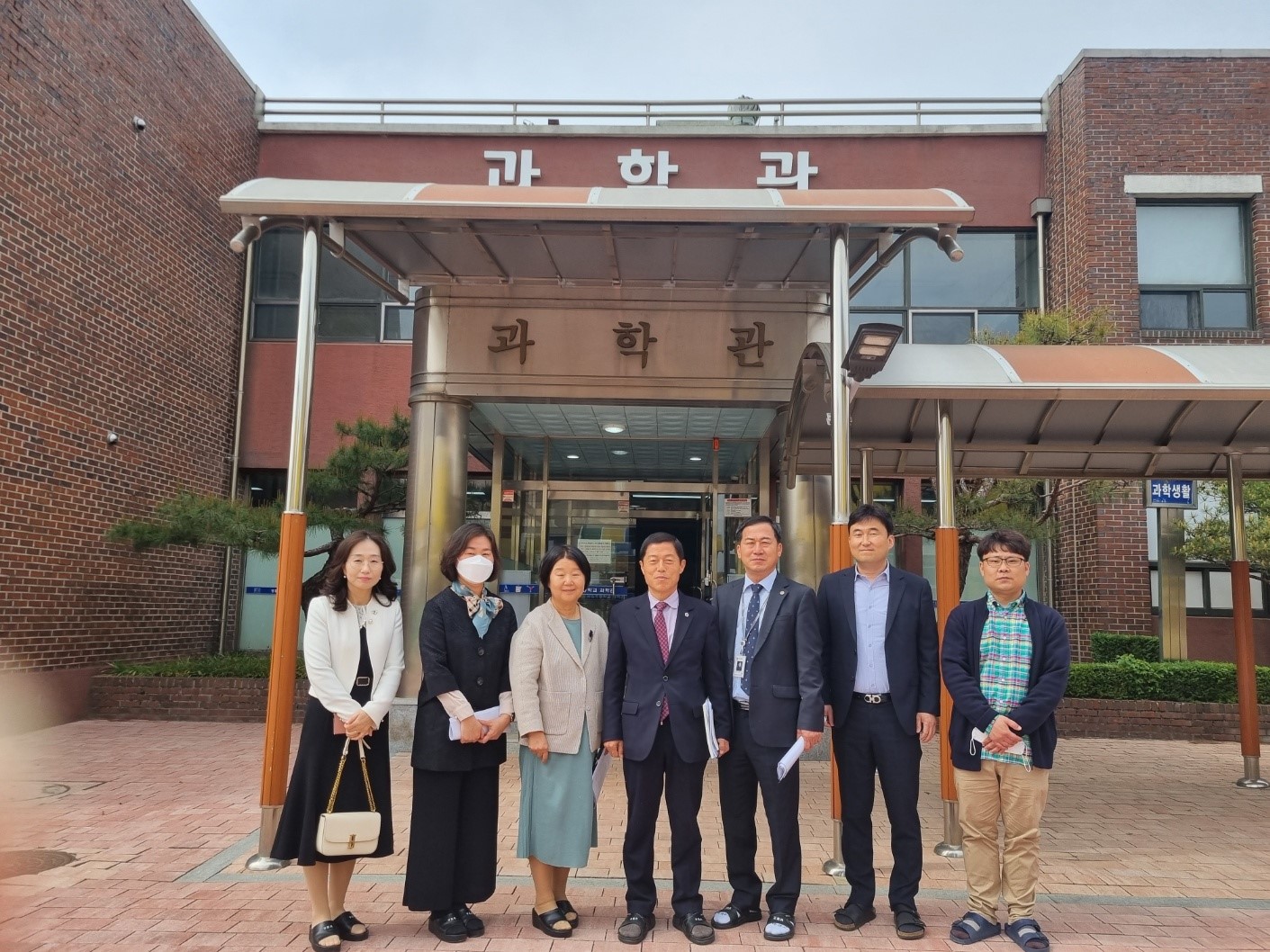 김현문 위원장, 남일초 과학관 현지 확인 - 1