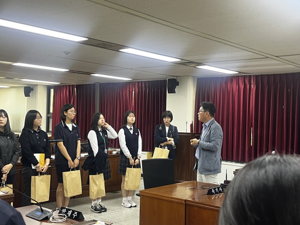 이정범 부위원장, 충주여고 청소년의회교실 참여 - 4
