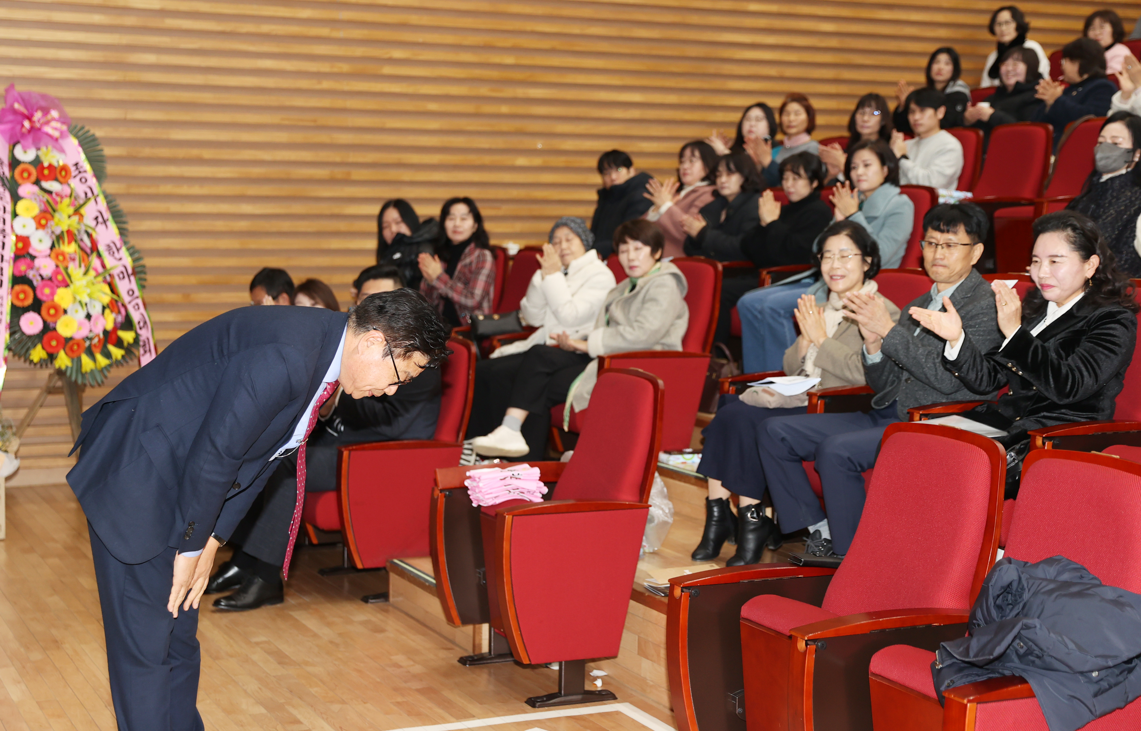 김정일 의원, 제14회 충북지역아동센터 종사자 한마음대회 참석 - 4