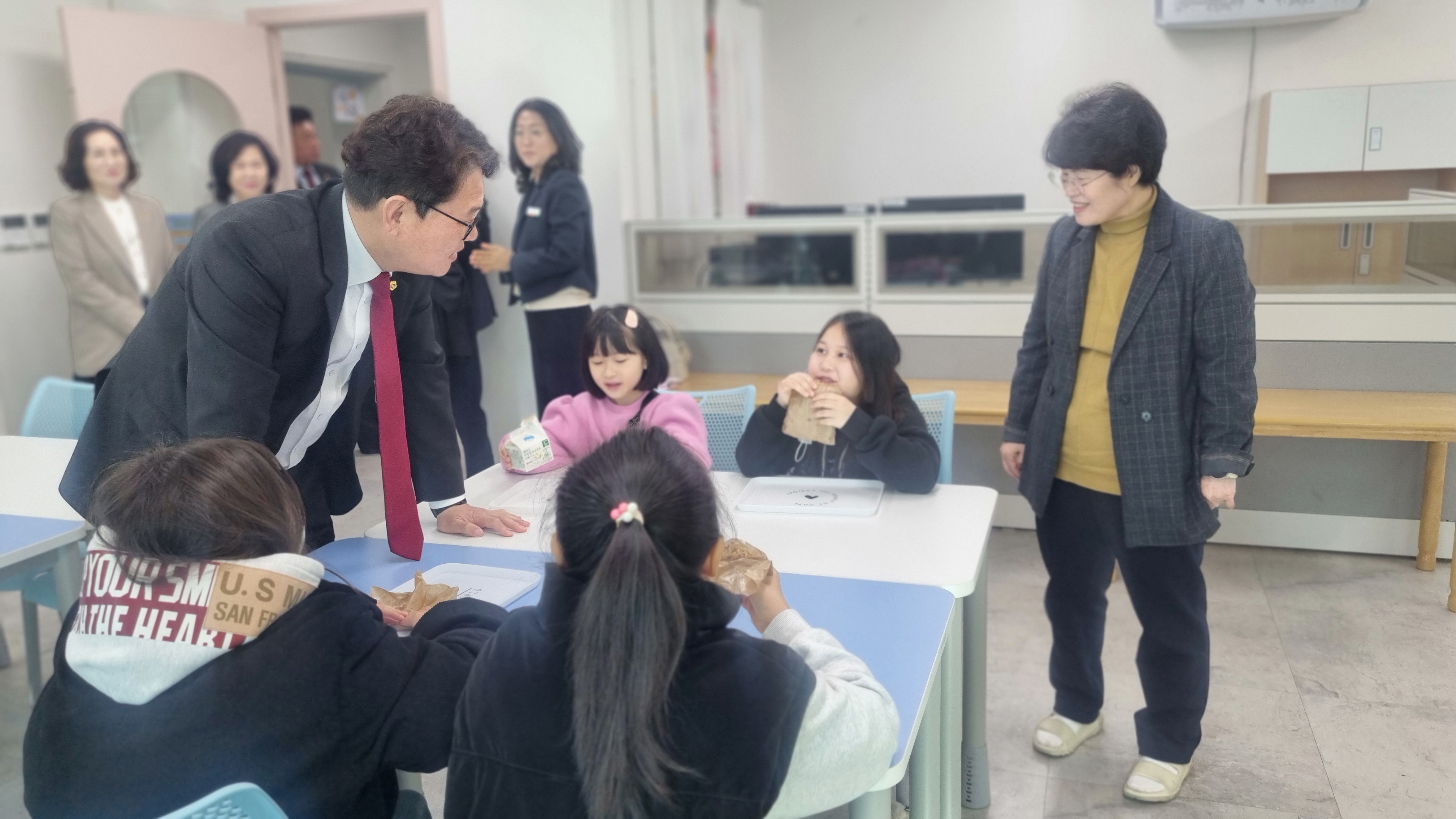 교육위원회, 제424회 임시회 현장방문(덕벌초등학교)	 - 5