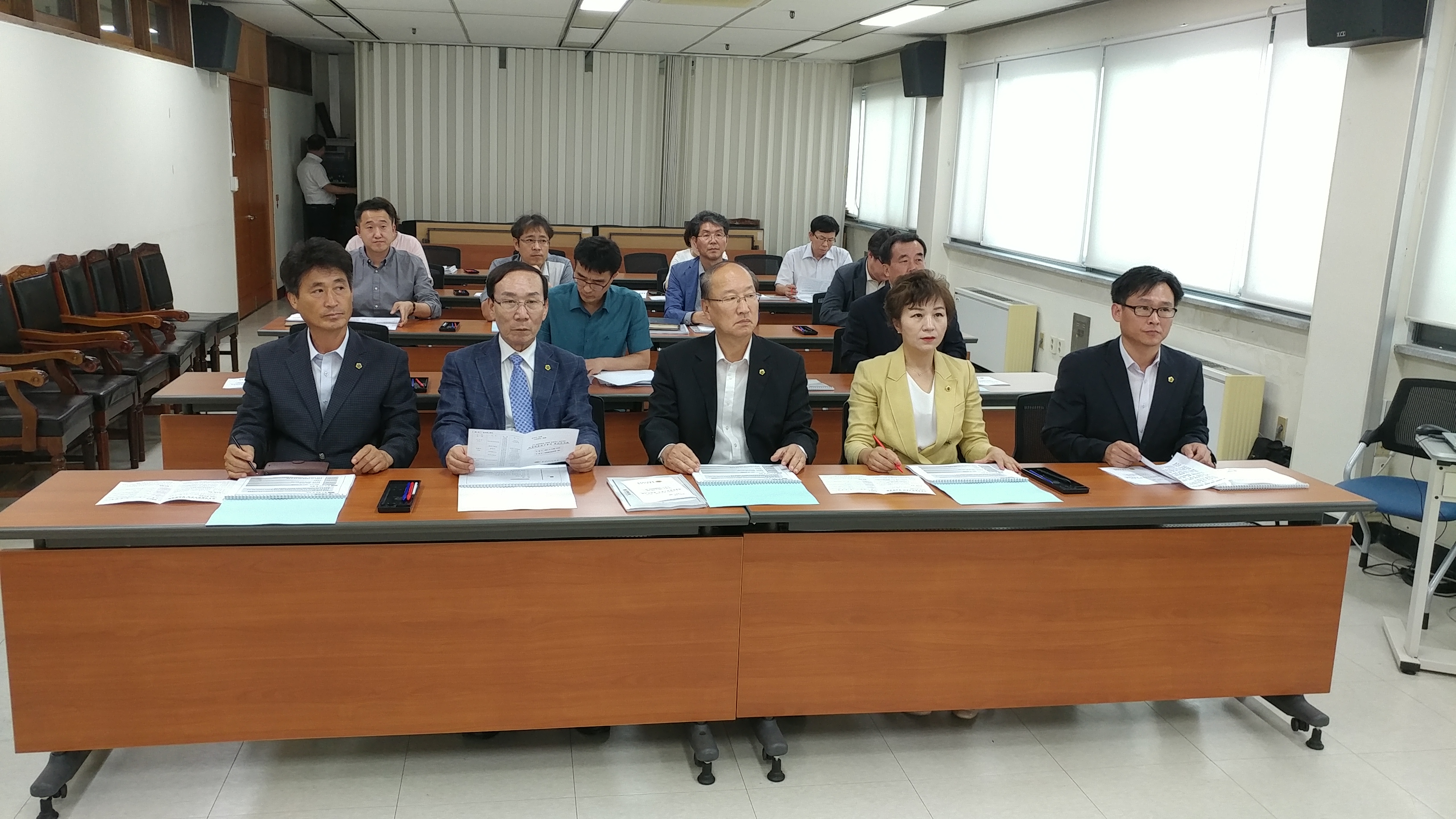 정책복지위원회 의정학술용역 중간보고회 - 2