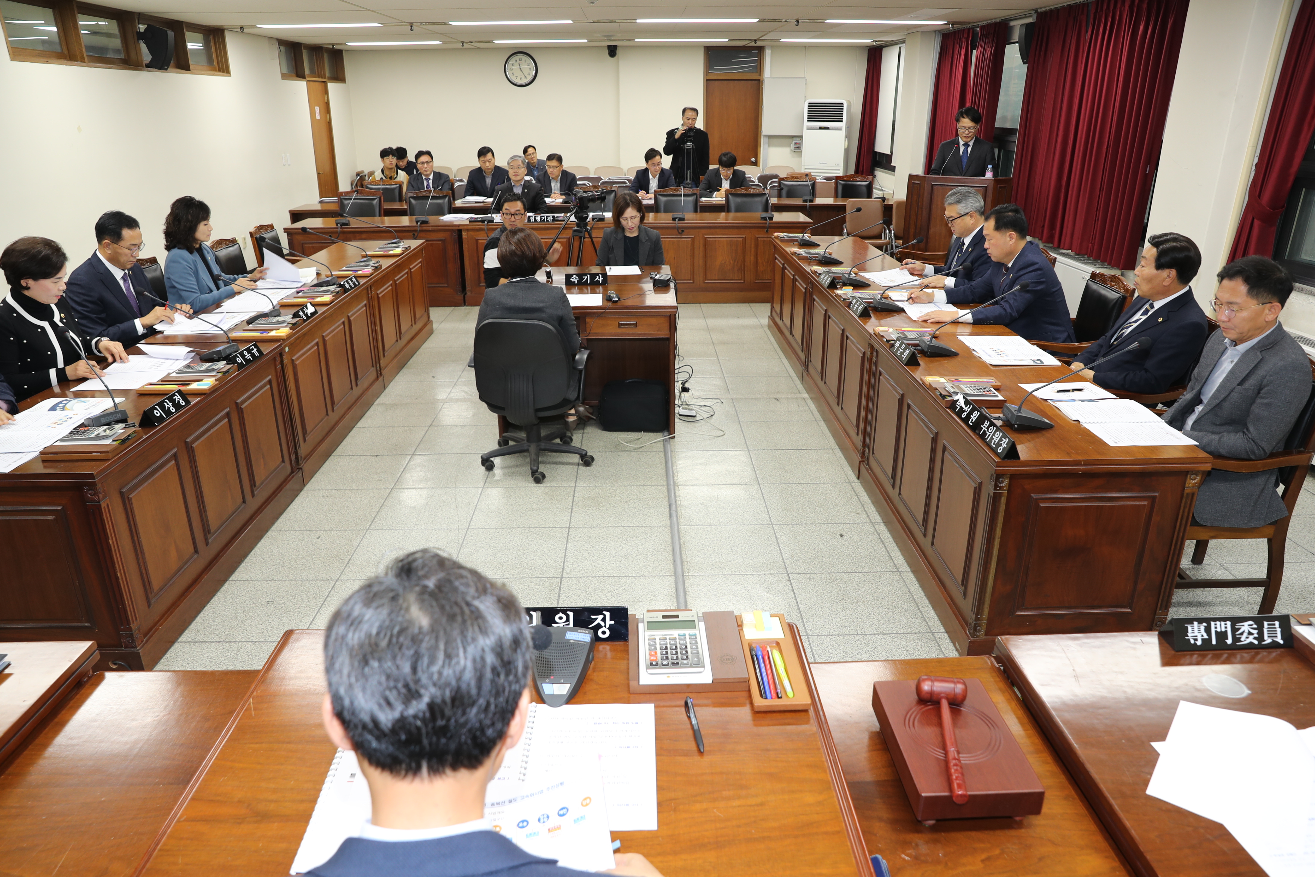 충북선 철도 고속화사업 지원 및 KTX오송역 활성화를 위한 특별위원회 2차 회의 - 1