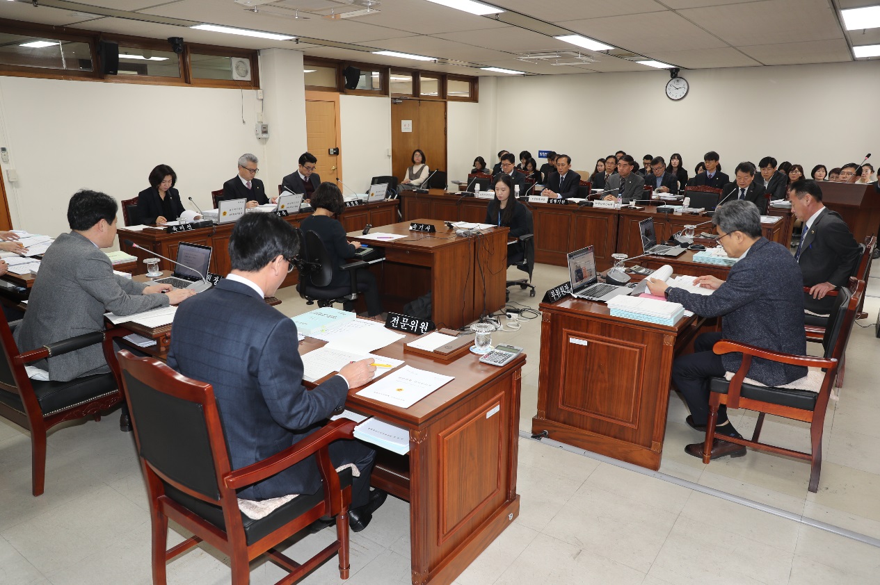 제371회 임시회 제1차 정책복지위원회 활동사진 - 3