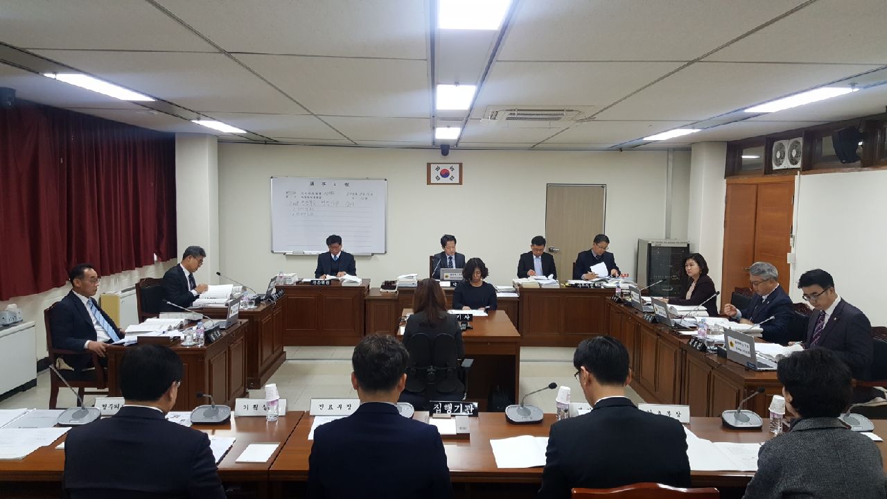 정책복지위원회 행정사무감사(청주의료원) - 1