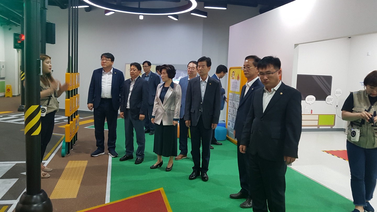 제374회 임시회 교육위원회 현장방문 - 1