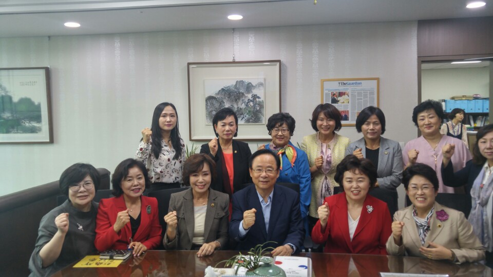 김양희 도의장, 국회개헌특위위원장 면담 - 1