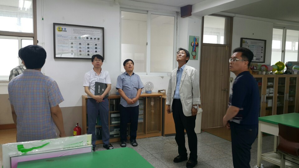엄재창 부의장, 2018년도 학교 환경개선을 위한 예산편성 현장 확인 - 1
