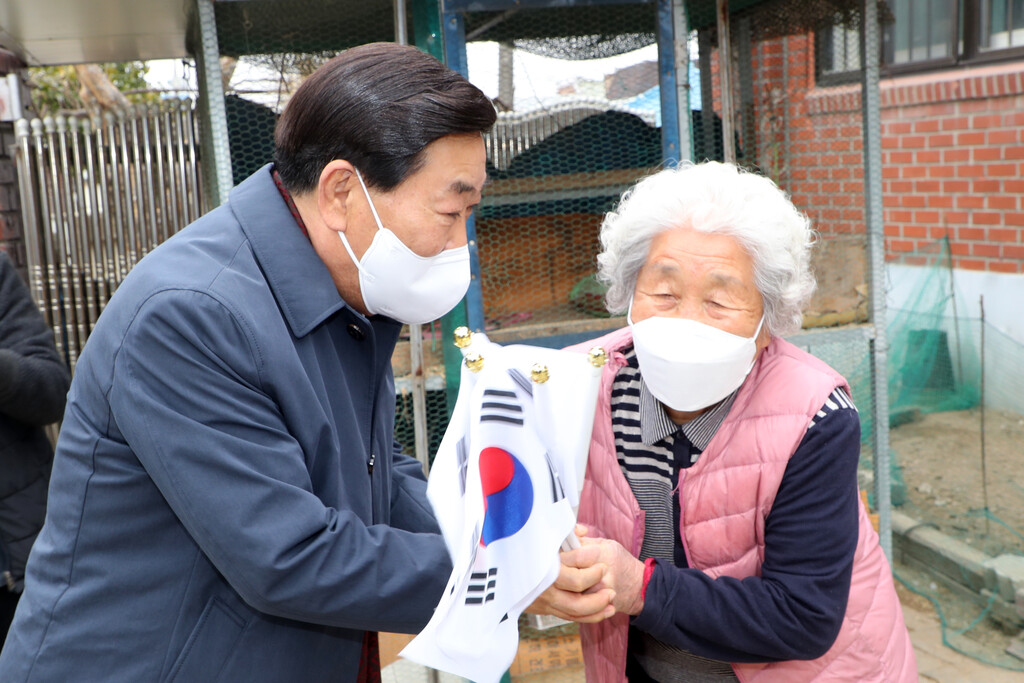 박문희 의장 102주년 3.1절 맞아 독립유공자 후손 위문 - 1