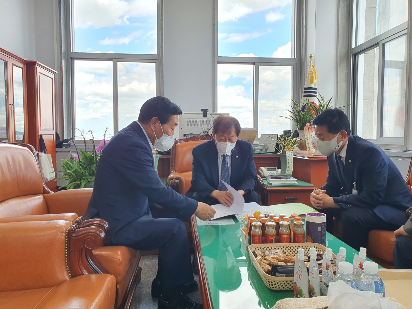 충북도의장 국비확보 국회방문 - 2