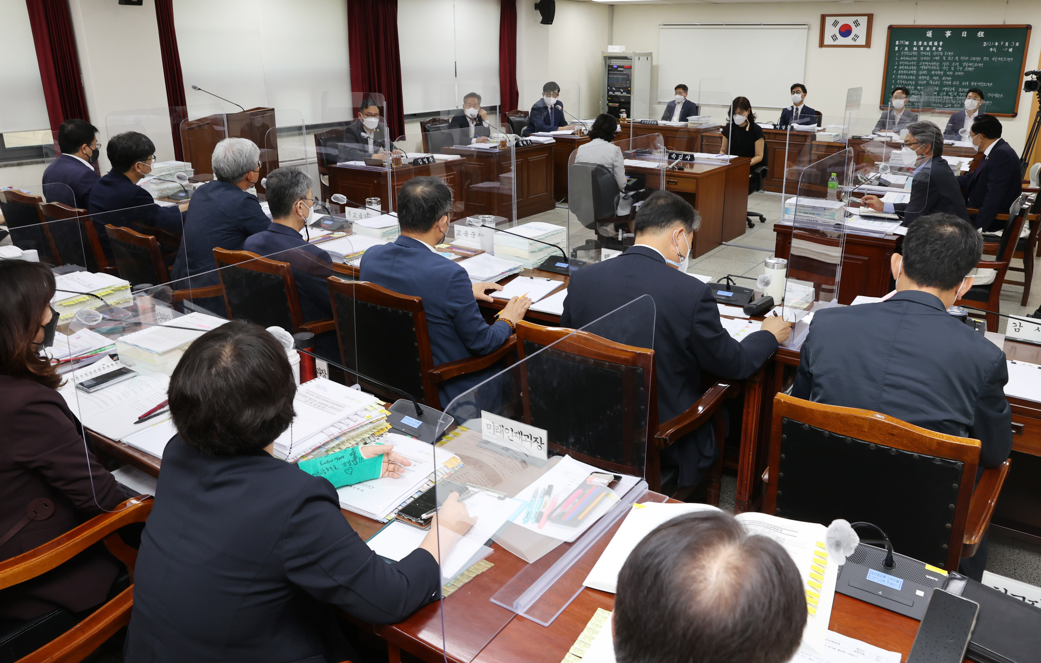 충북도의회 제393회 임시회 1차 교육위원회 개최 - 1
