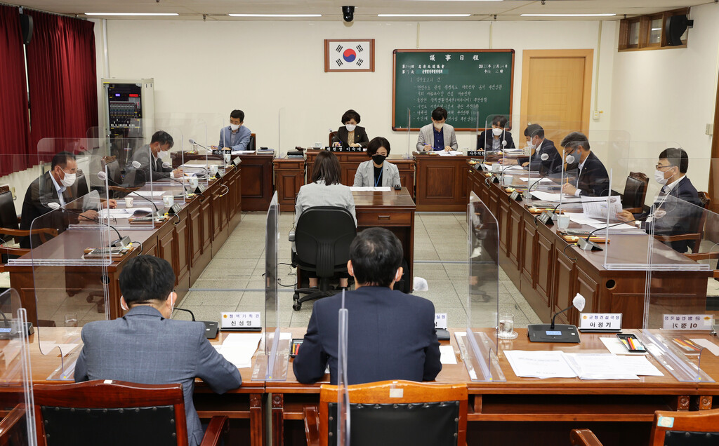 충북도의회, 제7차 균형발전특별위원회 회의 개최  - 1