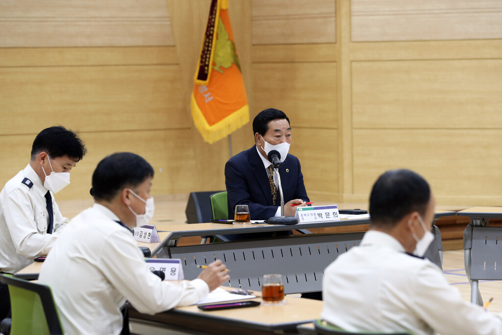 충북도의회 박문희 의장, 청주동부소방서 직원 격려      - 1