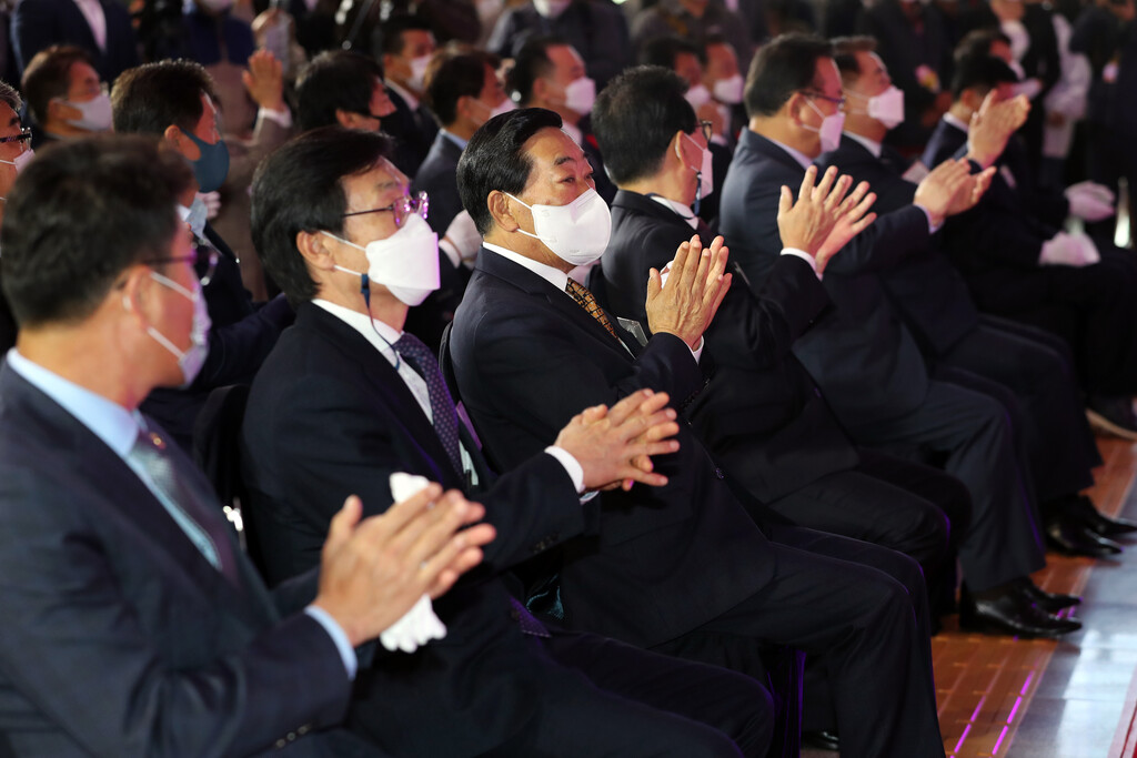 충북도의회 건설환경소방위원회, 2021오송화장품뷰티산업엑스포 개막식 참석 - 2