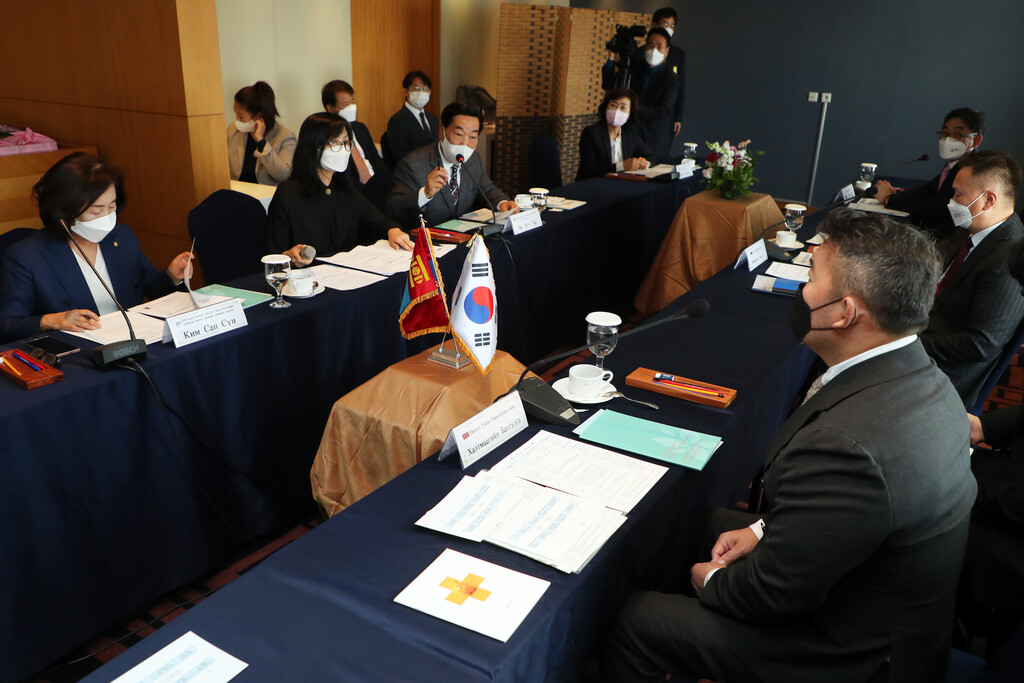 충북도의회 박문희 의장, 몽골 前 대통령과 간담회 개최 - 3