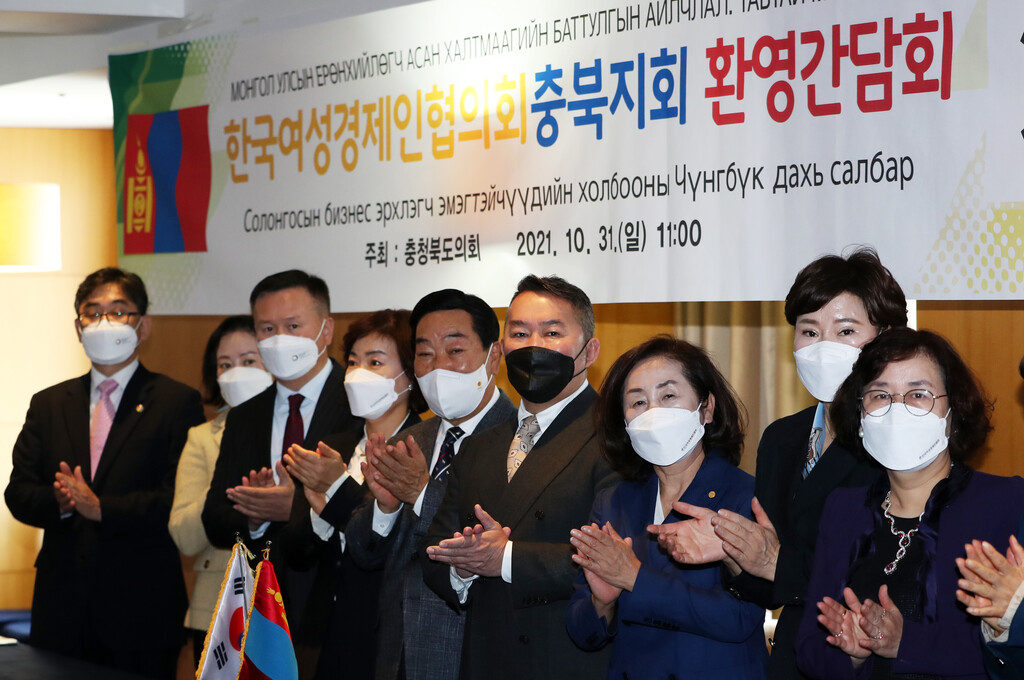 충북도의회 박문희 의장, 몽골 前 대통령과 간담회 개최 - 1