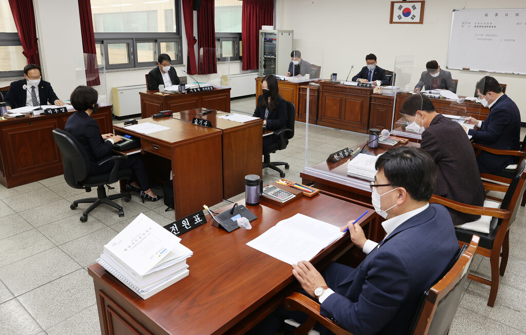 충청북도의회 건설환경소방위원회, 2021년도 행정사무감사 돌입 - 1