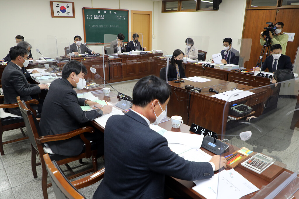 충북도의회 예산결산특별위원회“기관장이 직접 해결하라!” - 2