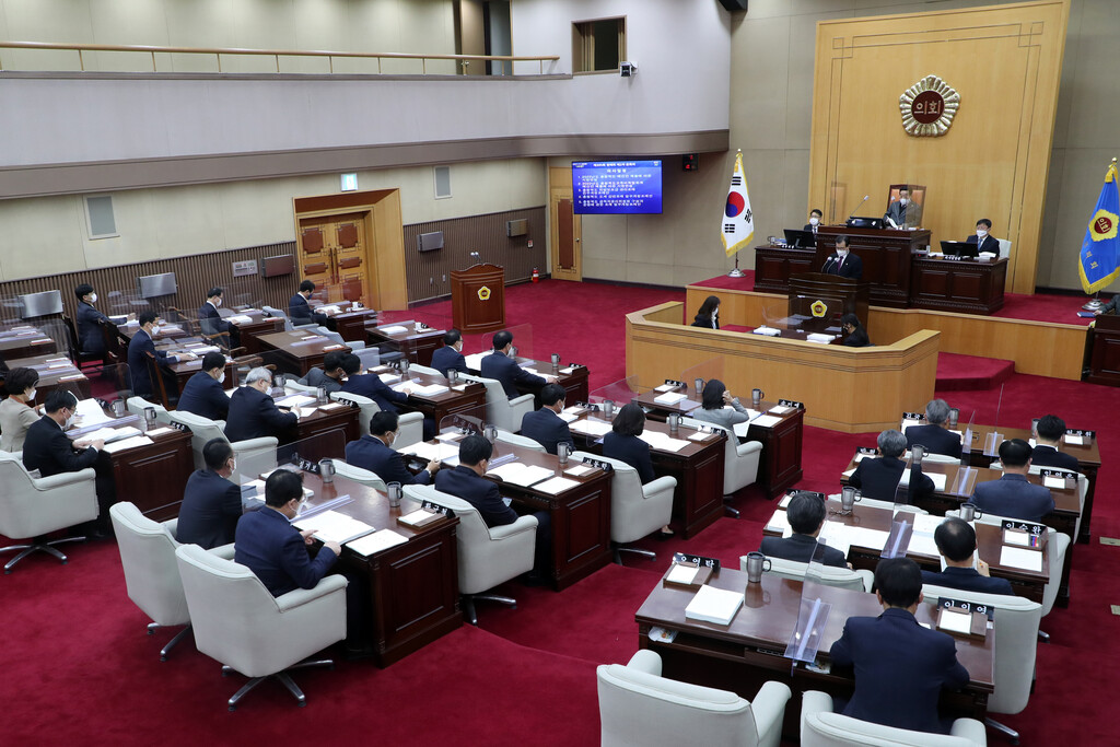 충청북도의회 제395회 정례회 제2차 본회의 개의   - 3