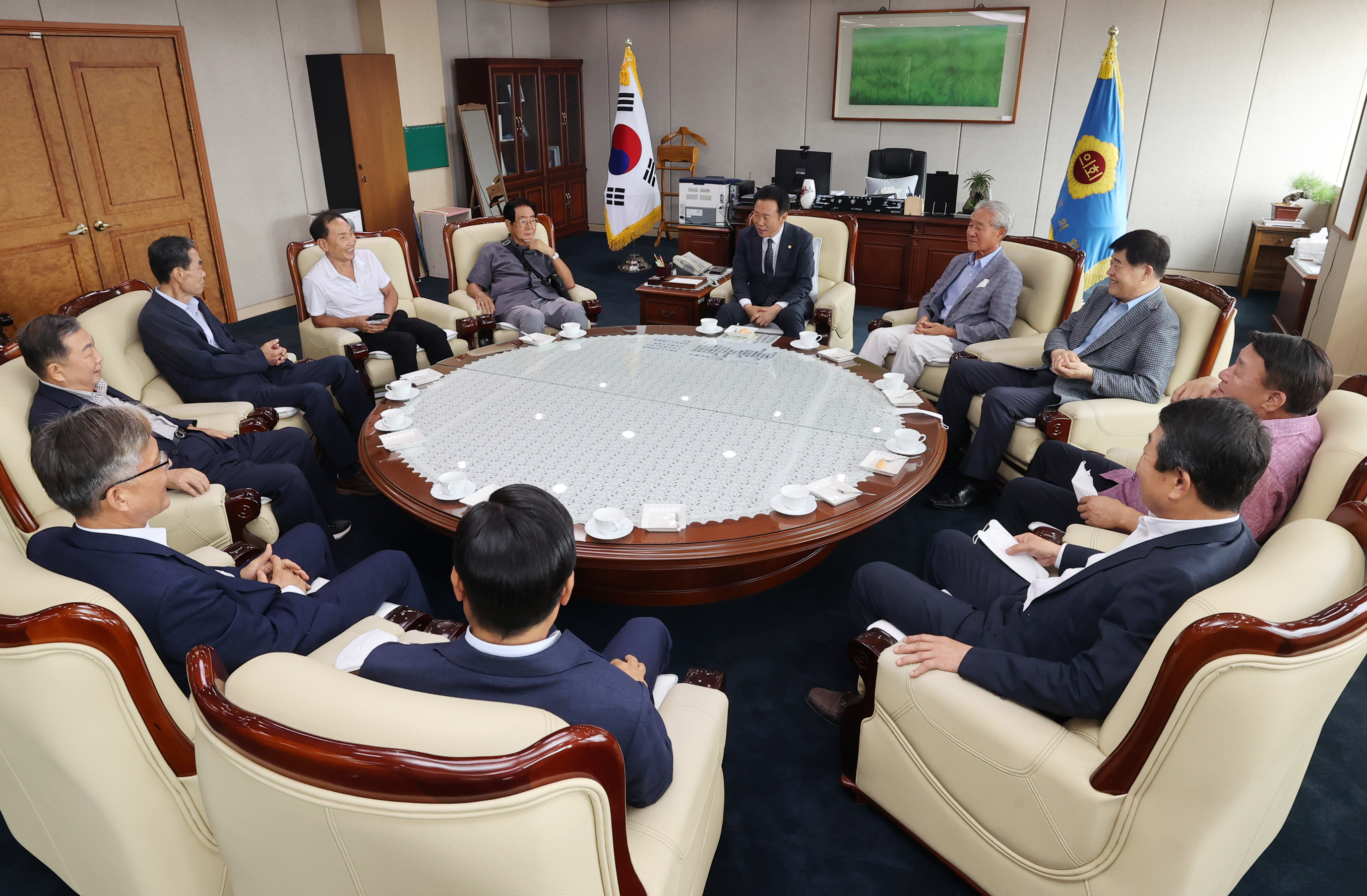 역대 의장 초청 간담회 보도자료 - 1
