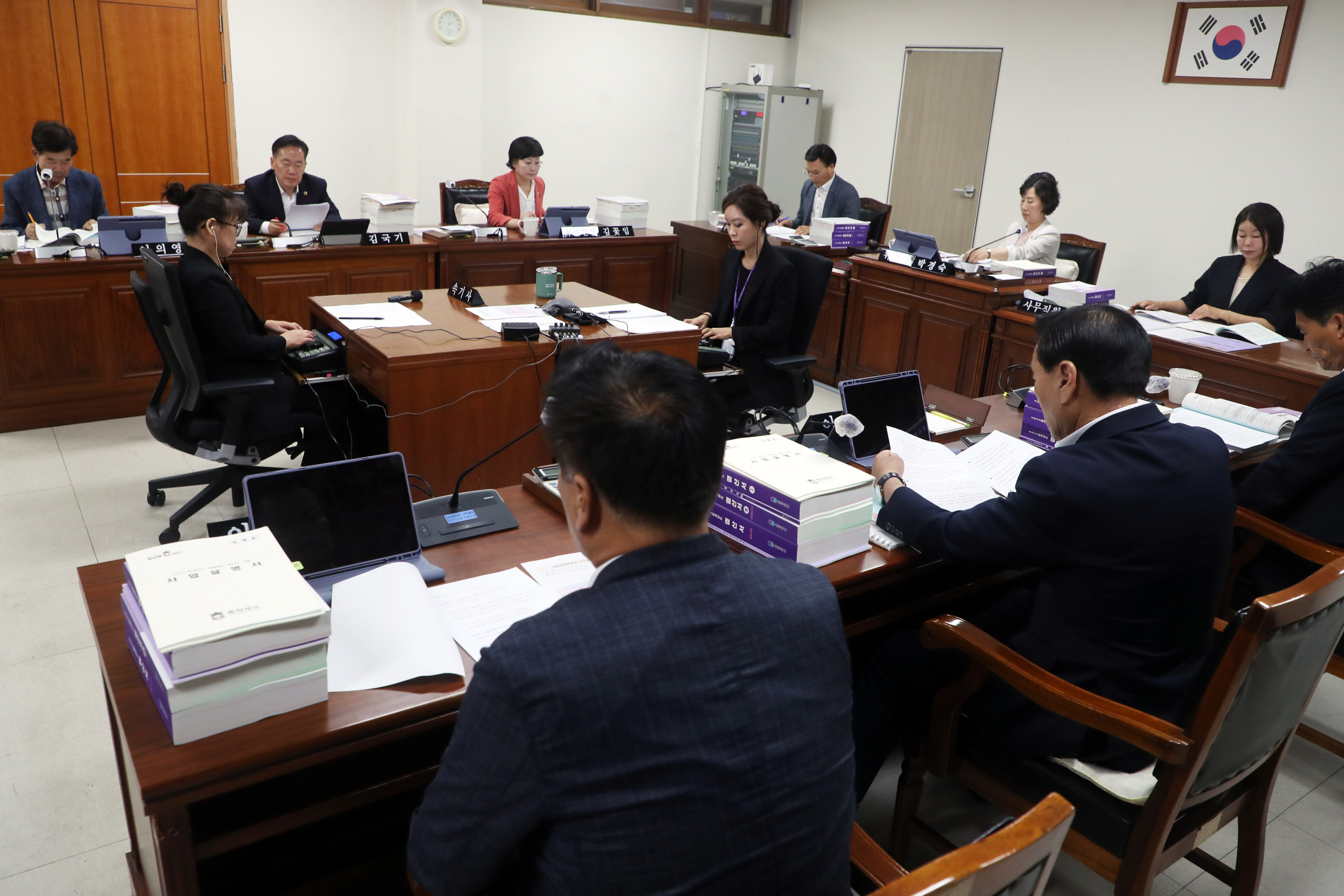 산업경제위 경제자유구역청 이월액 과다 지적 - 1