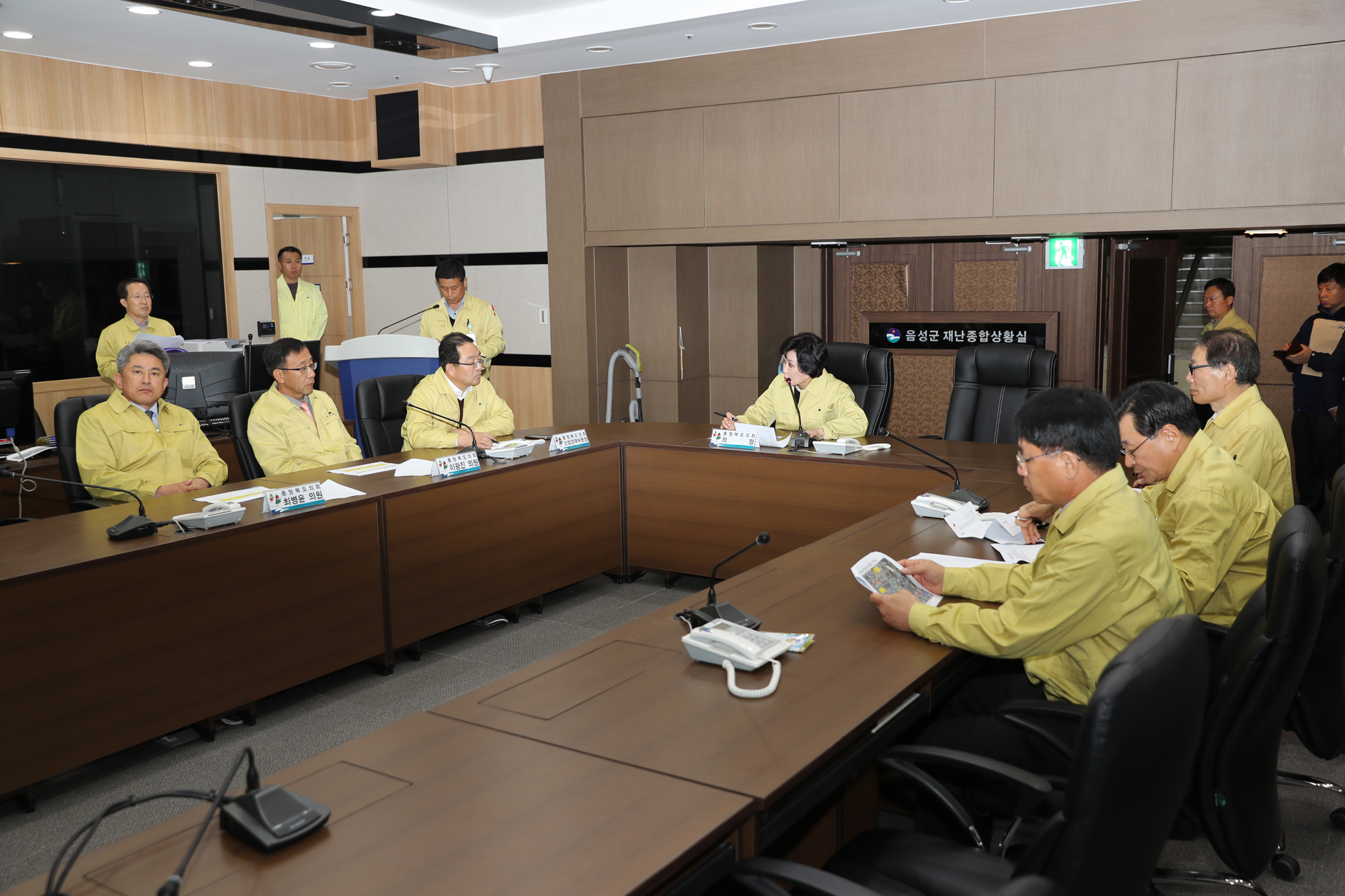 충북도의회, 음성군 고병원성 AI 방역현장 긴급 점검 - 1