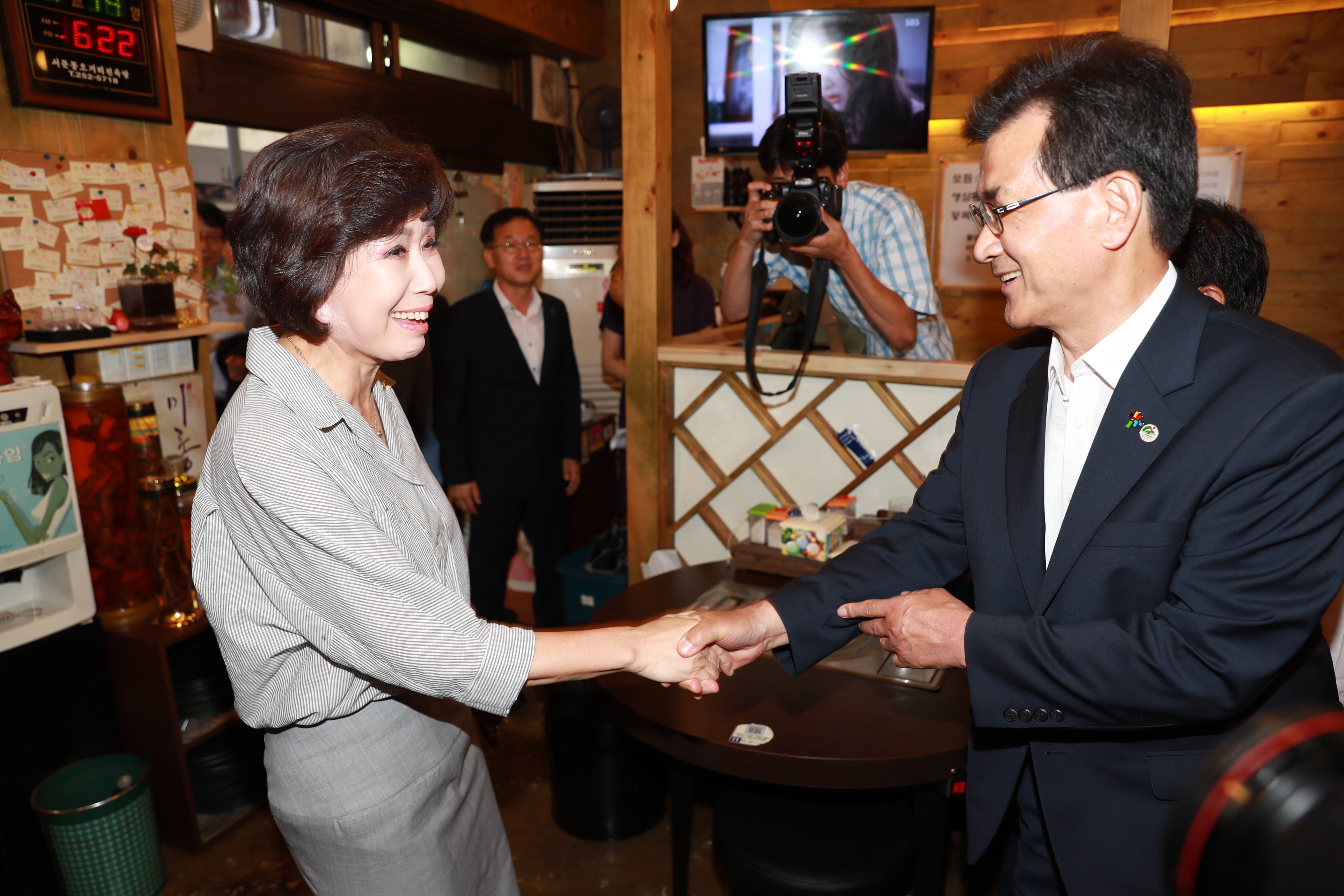 김양희 의장 제안, 도 집행부와 삼겹살 회동 - 1