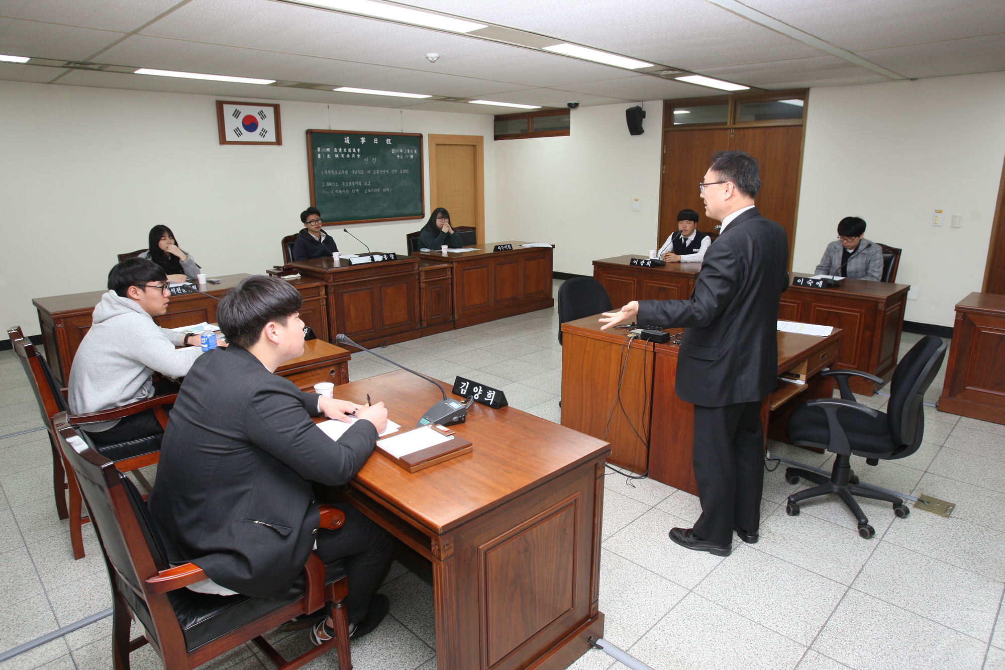 충청북도의회 진로체험 실시, “도의원의 꿈 키워볼래요” - 3