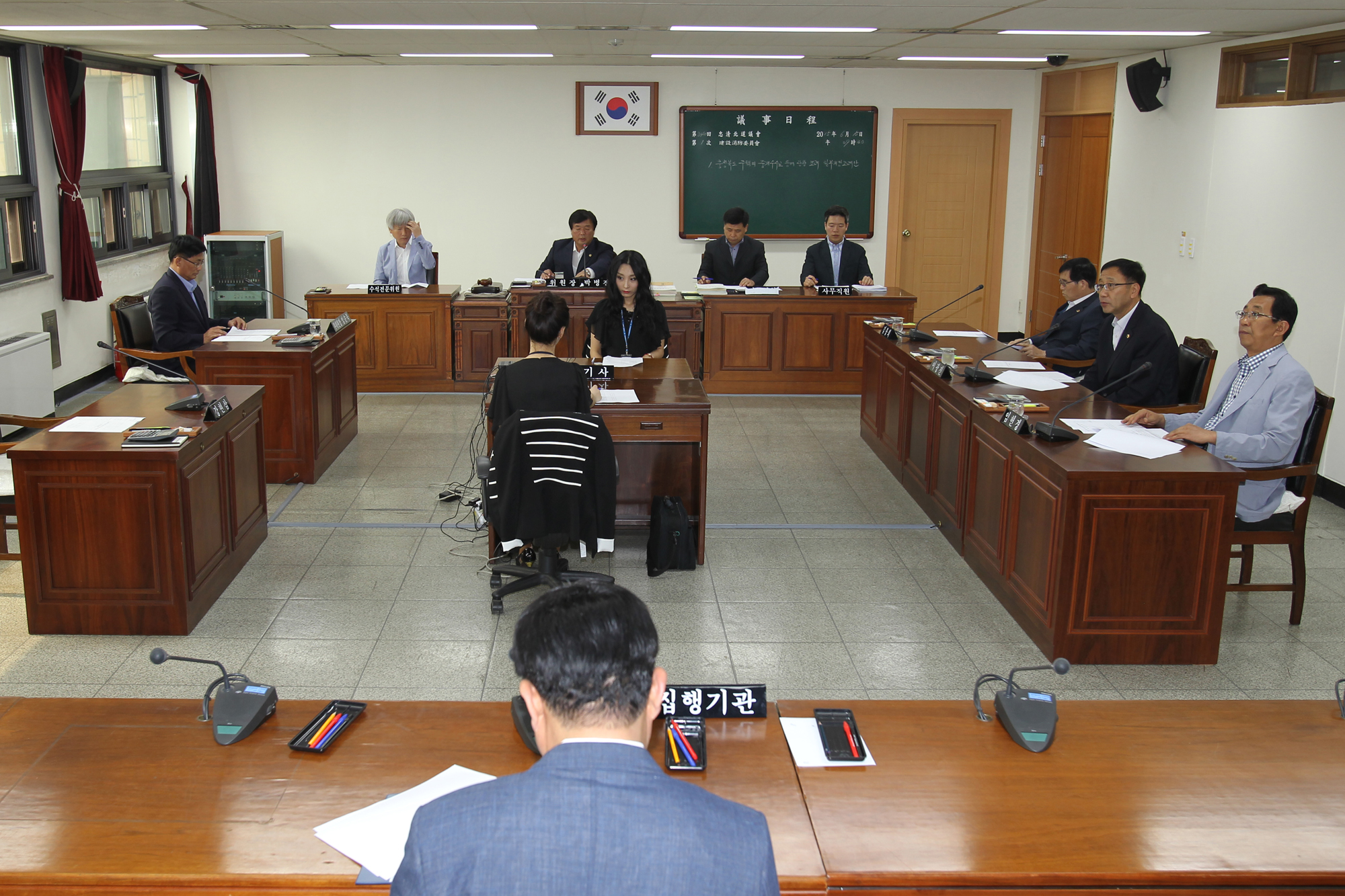 충북, 주택중개수수료 개정안 상임위원회 통과 - 2