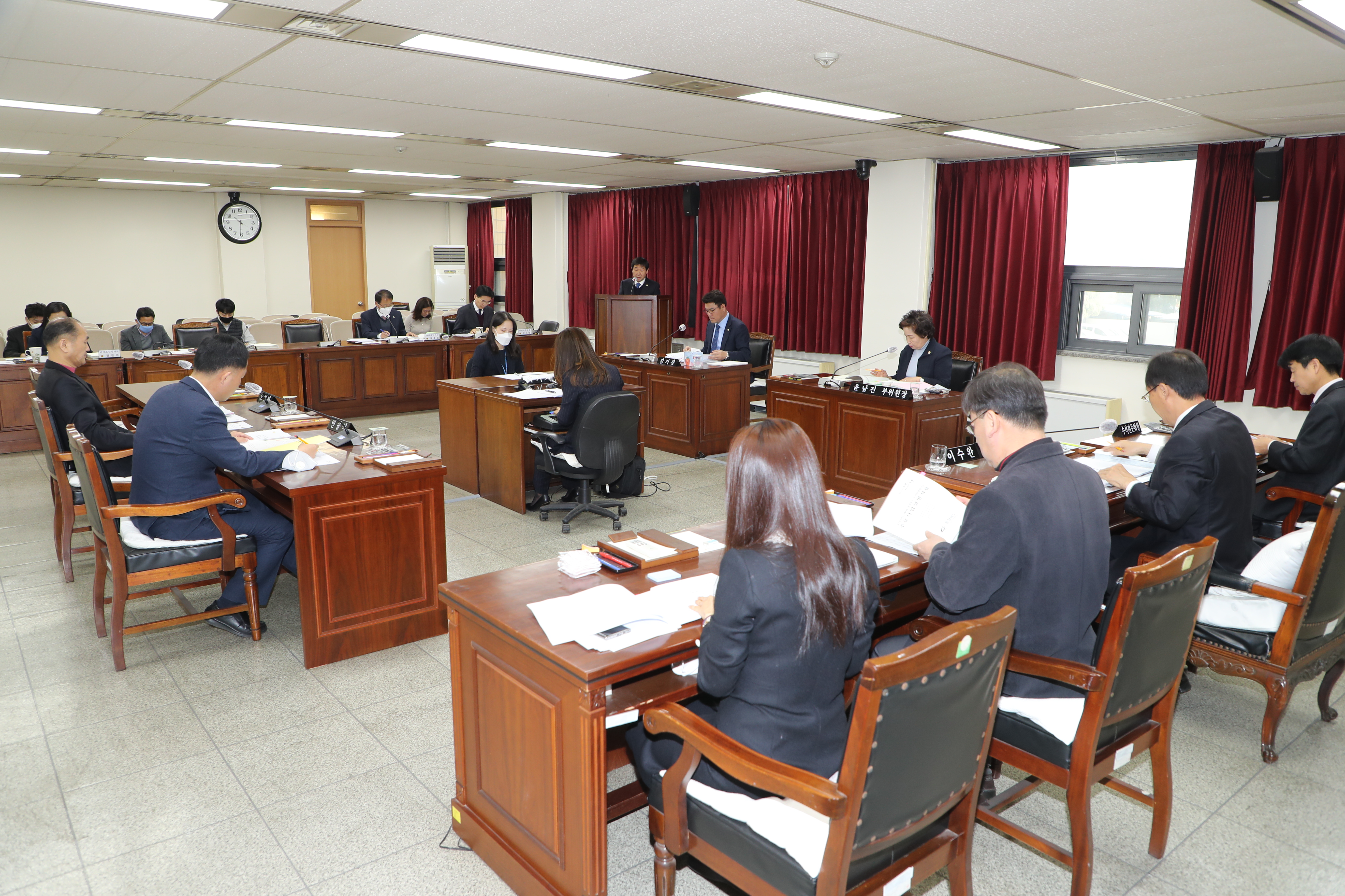 충북도의회 제1차 건설환경소방위원회 개의 - 2