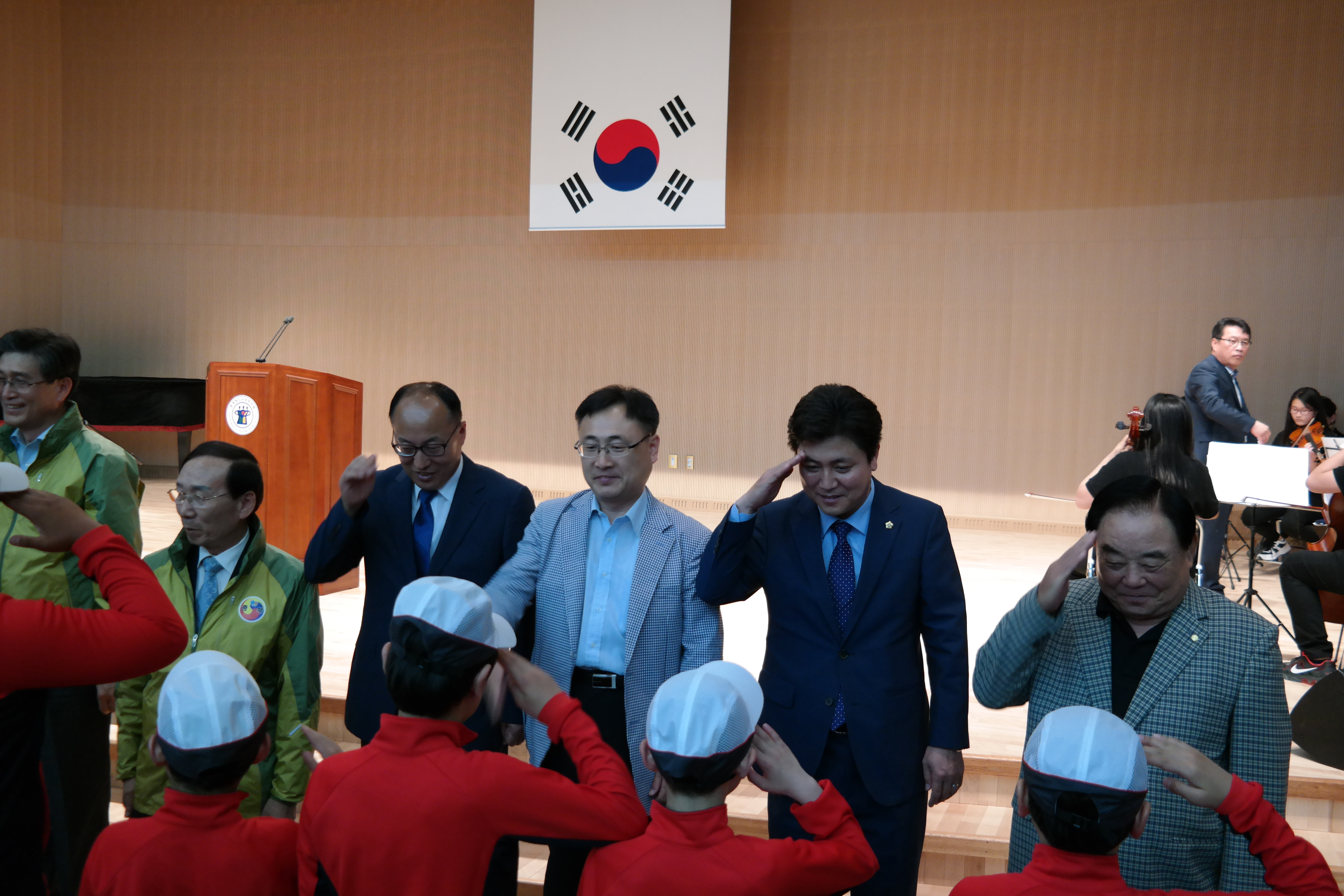 충청북도의회 교육위원회, 제44회 전국소년체육대회 충청북도 선수단 결단식 참석  - 1