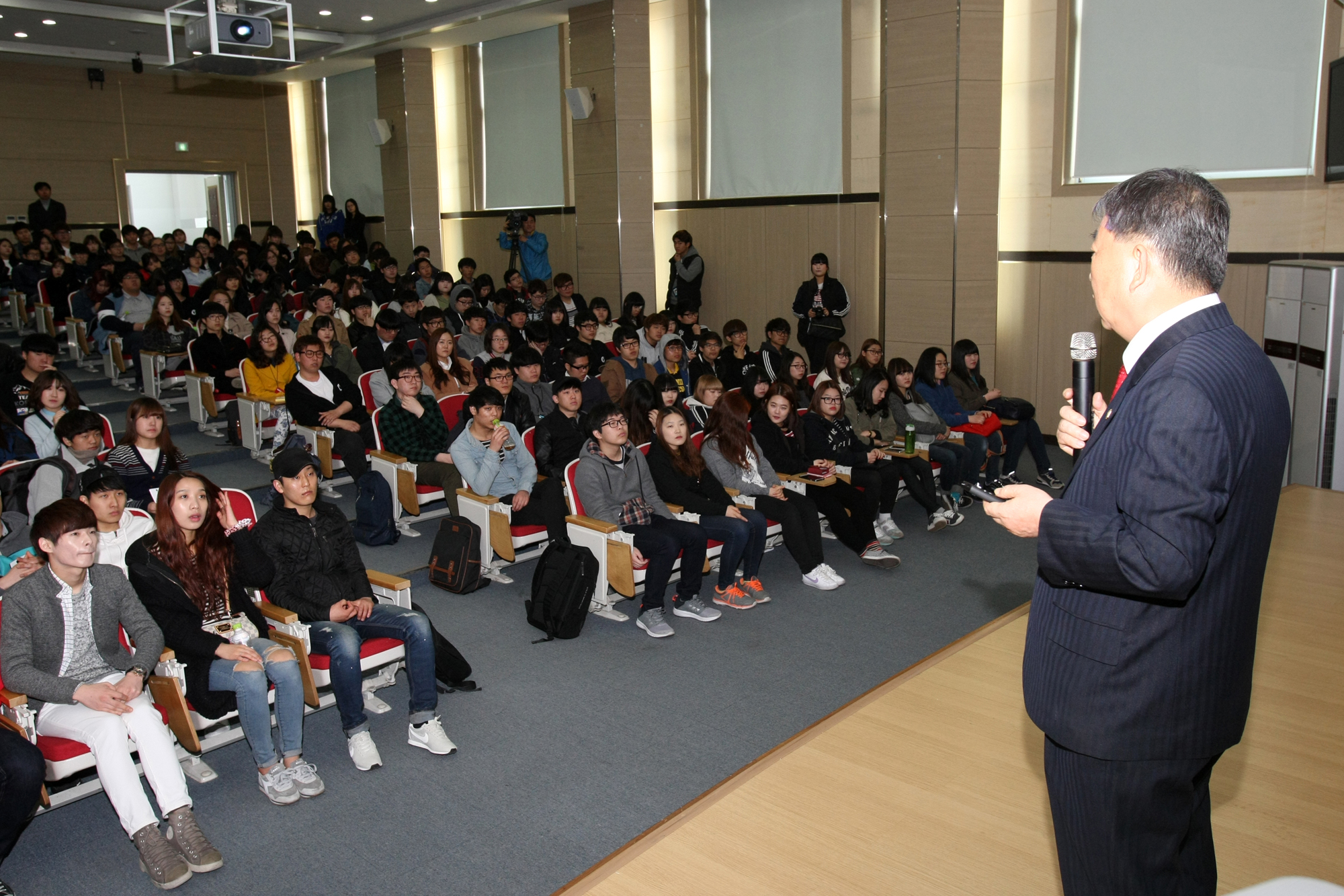 충북도의회 이언구 의장, 강동대학교 학생 대상 특강 - 3