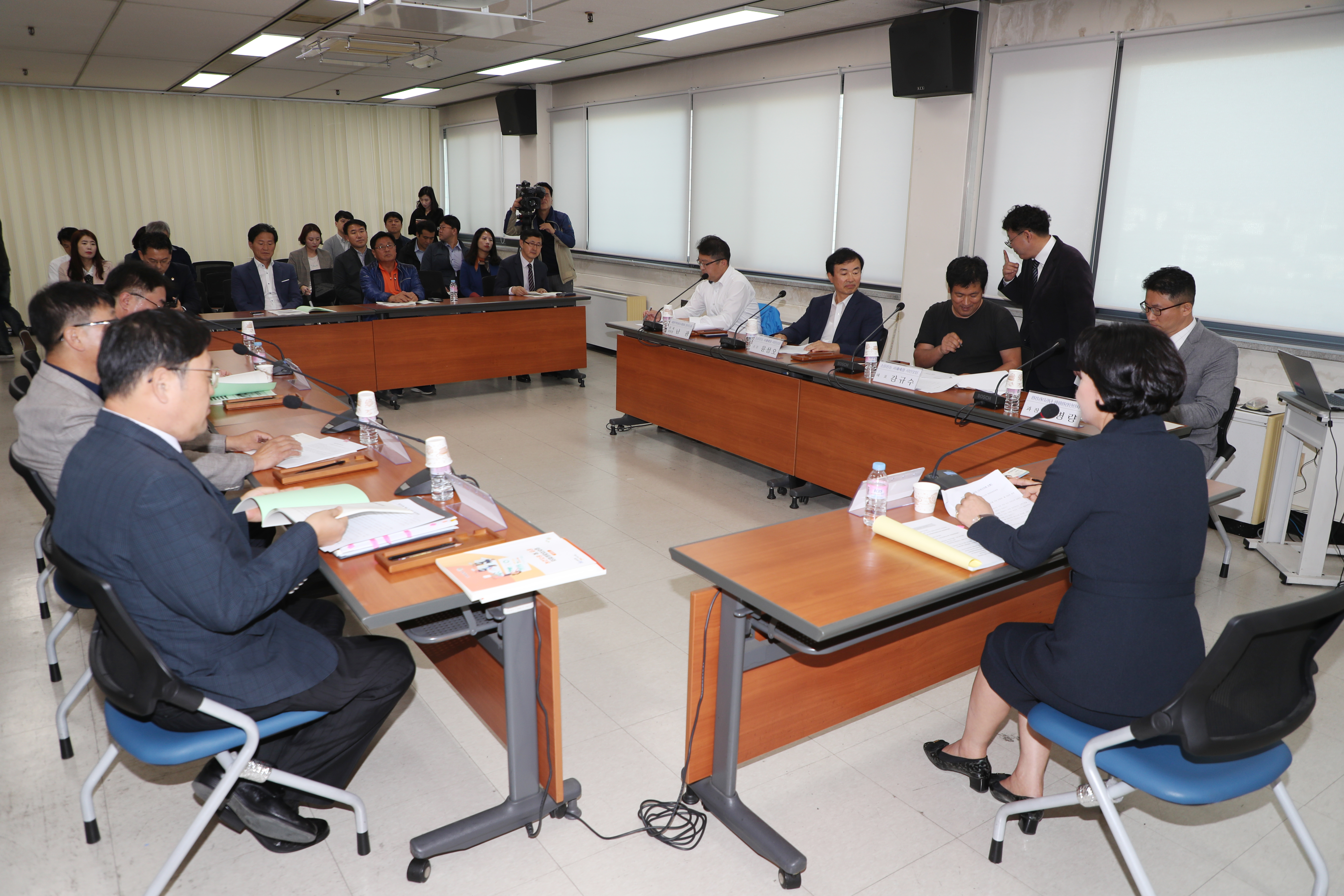 행정문화위원회 공동주택 층간소음 방지 토론회 개최  - 2