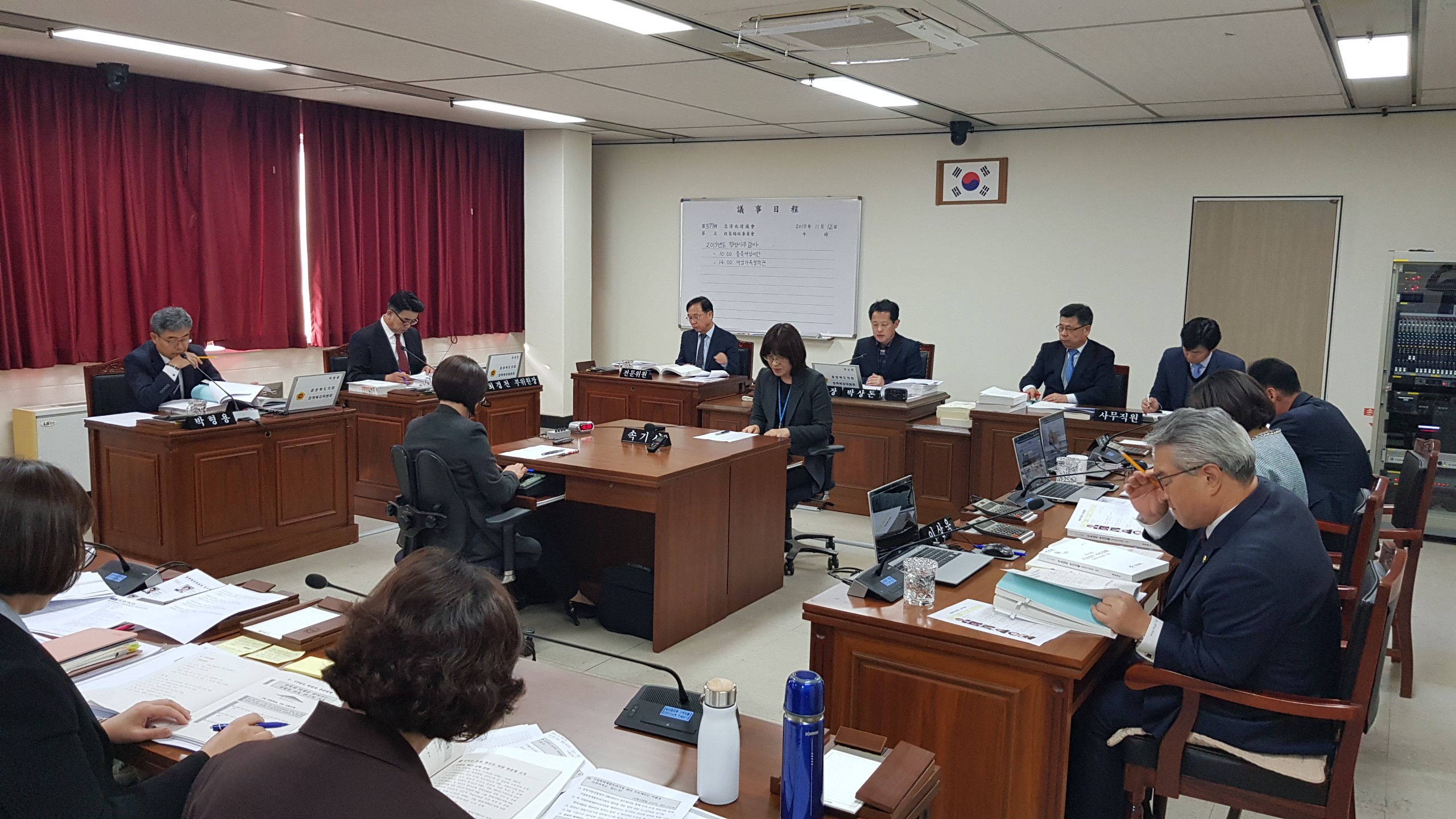 정책복지위원회 충북여성재단, 여성가족정책관실 대상 2019년도 행정사무감사 실시  - 3