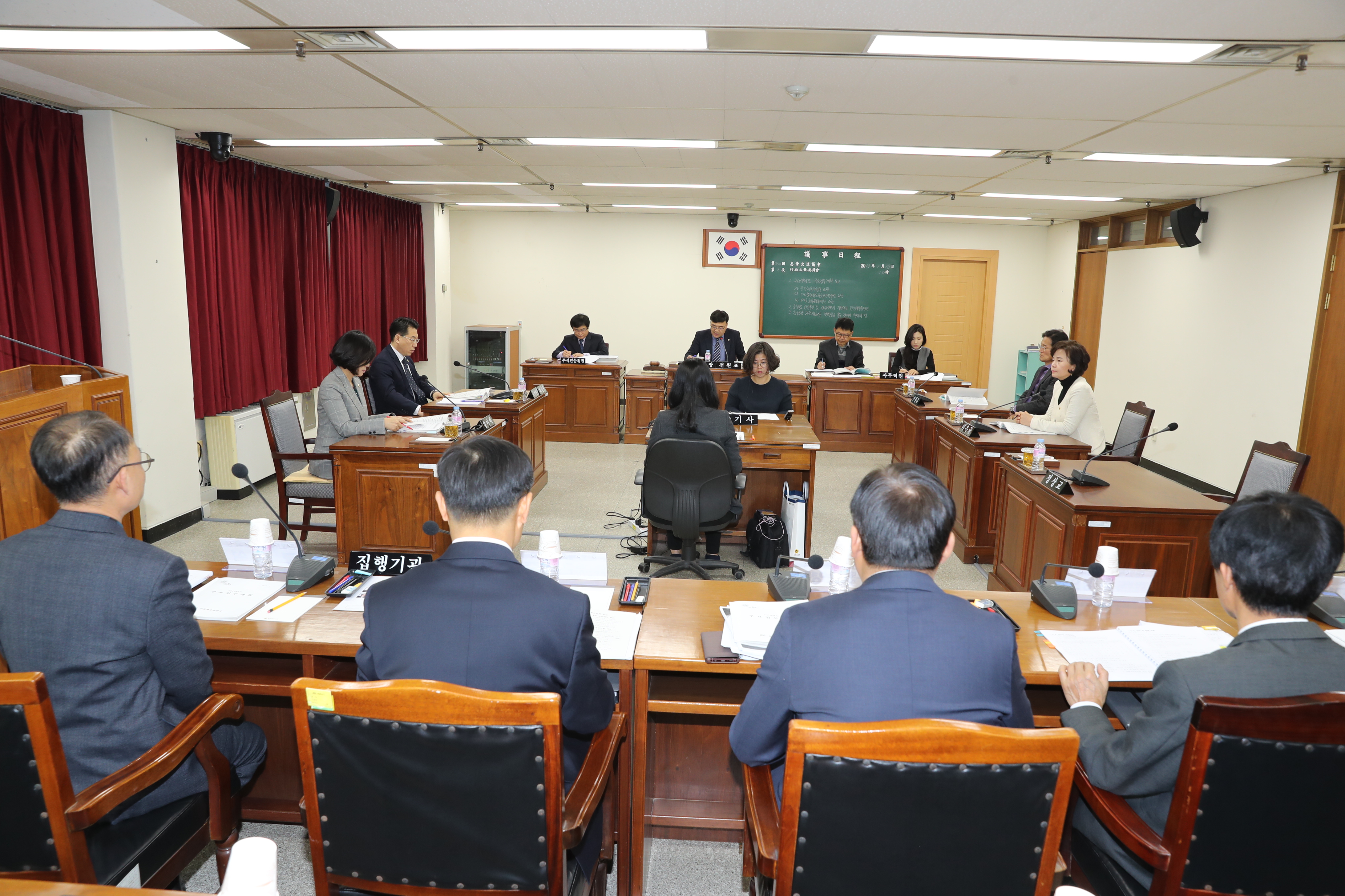 행정문화위원회, 청주국제공항 거점항공사 면허발급 촉구 건의안 의결 - 1