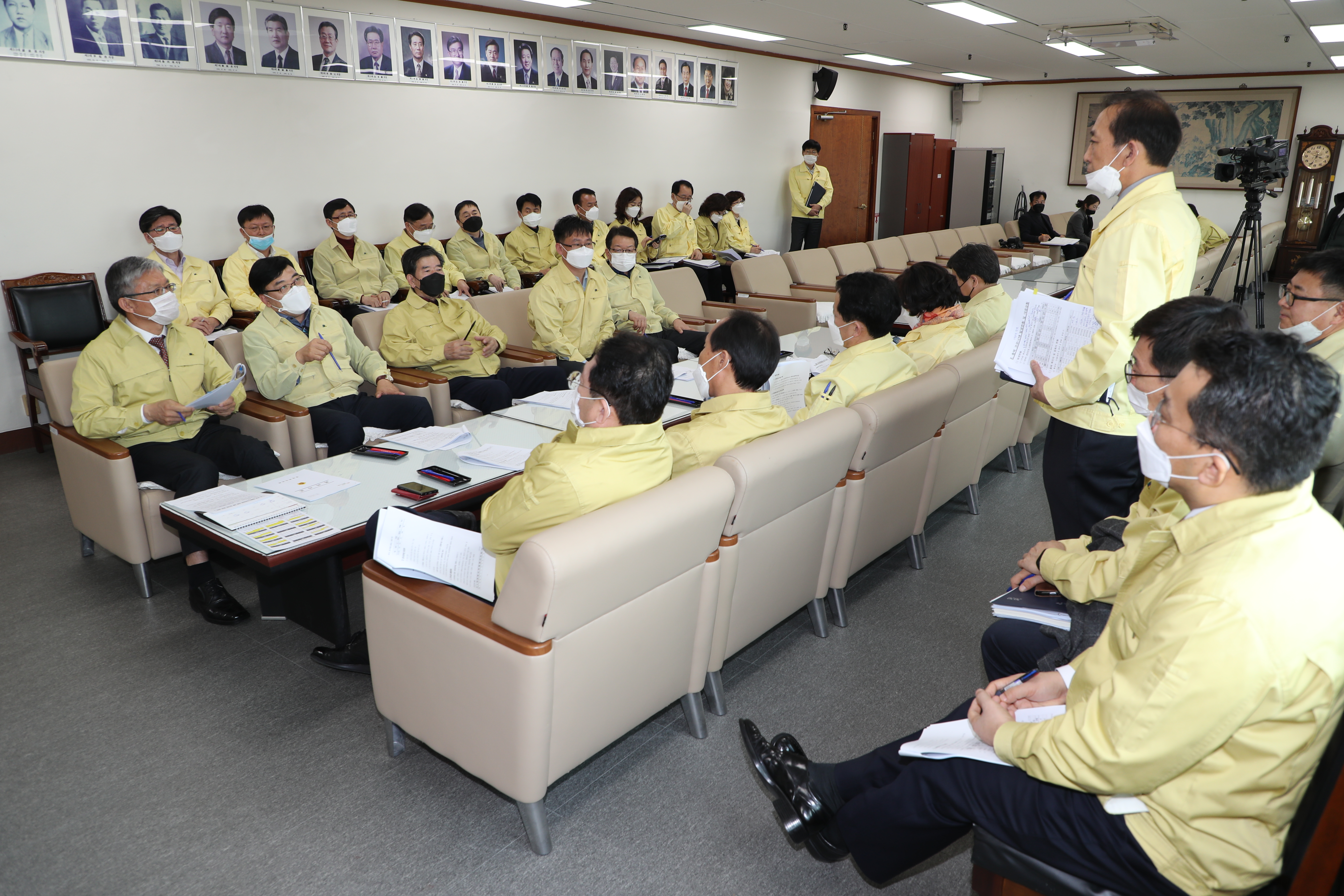충북도의회 코로나19 확산 방지위해 임시회 의사일정 조정 - 3