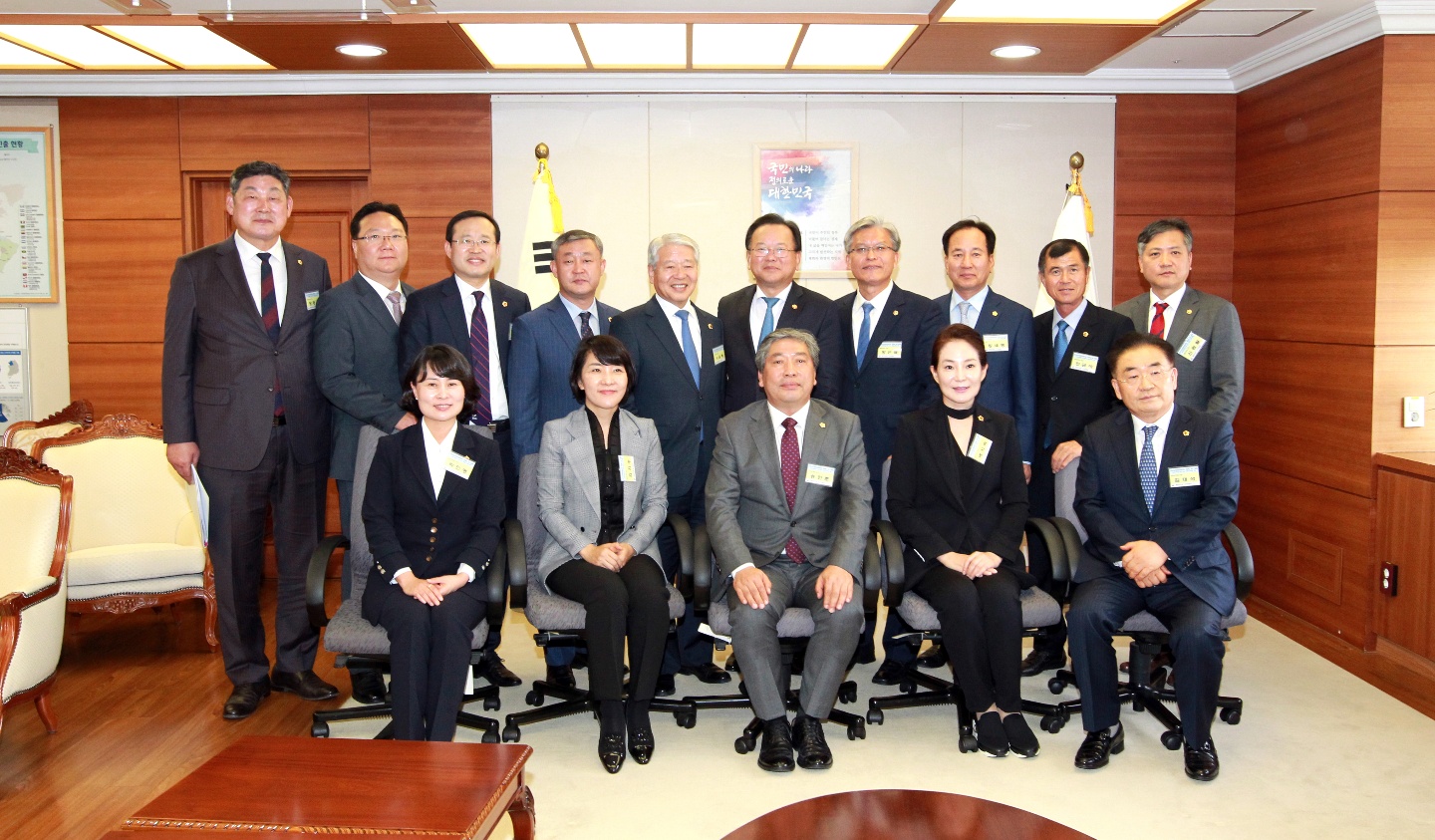 장선배 도의장, 인사권 독립 등 지방의회 전문성 강화방안 요청 - 1