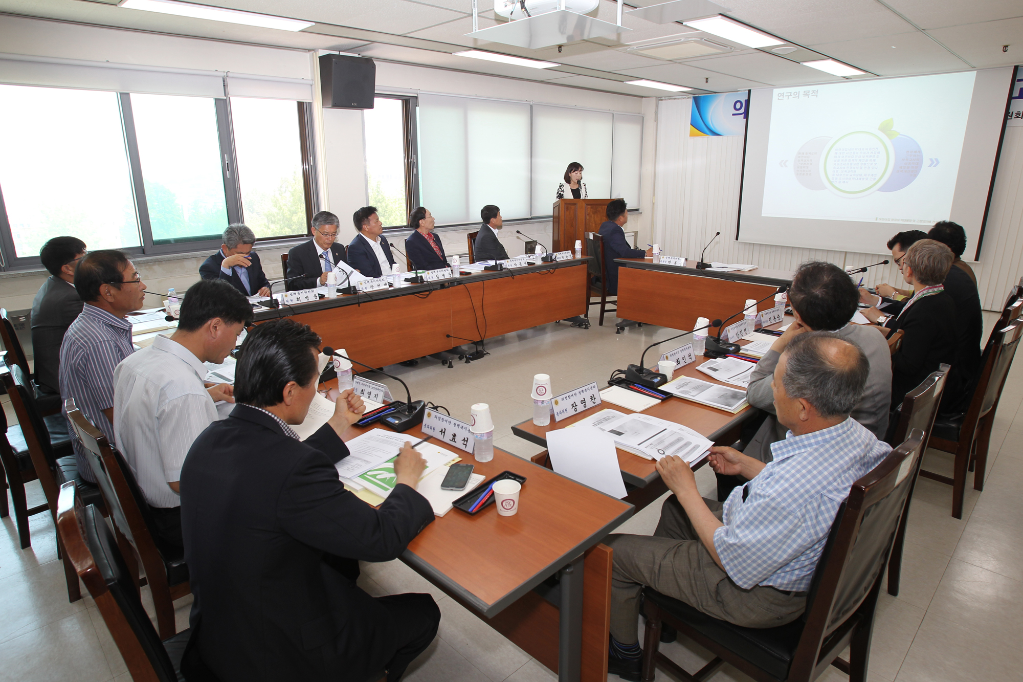 충북도의회 정책복지위원회, ‘의원 연구 활동 2건  최종보고회 열어’ - 2