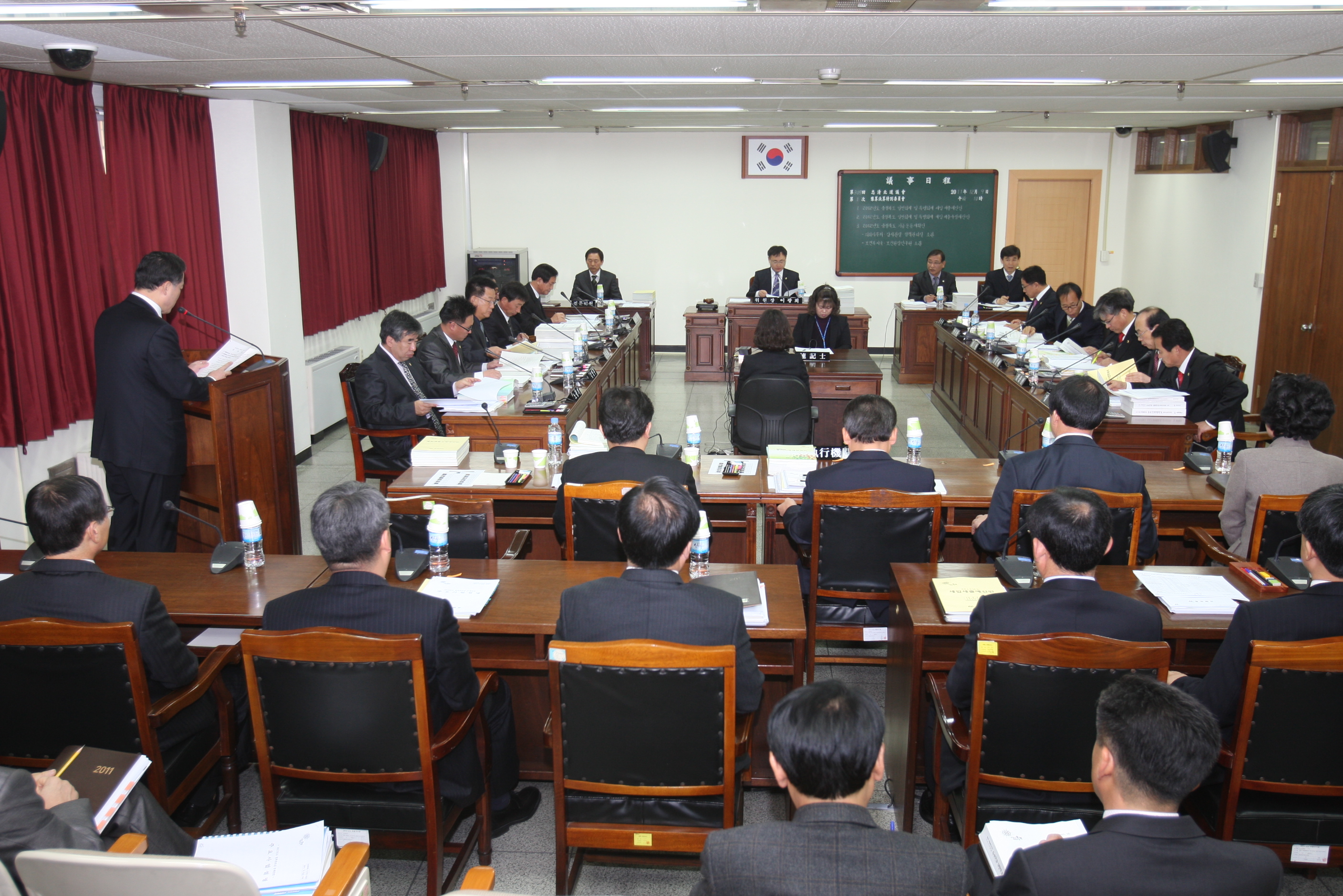 강현삼의원, 오송 뷰티박람회 도비만 선투자 문제 있어 - 2