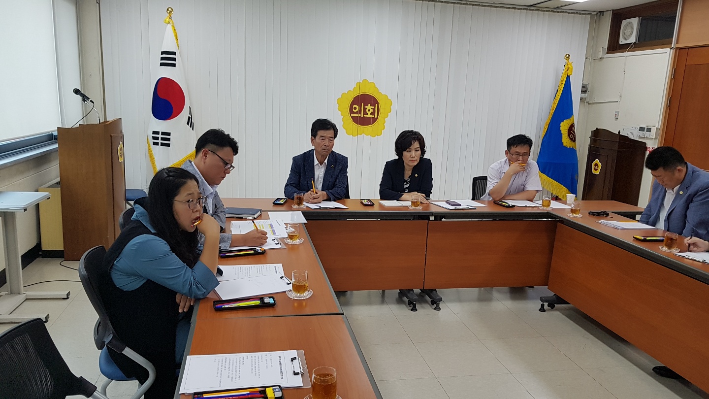 충북도의회 교육현장 문제해결 방안 모색을 위해 적극나서다 - 2