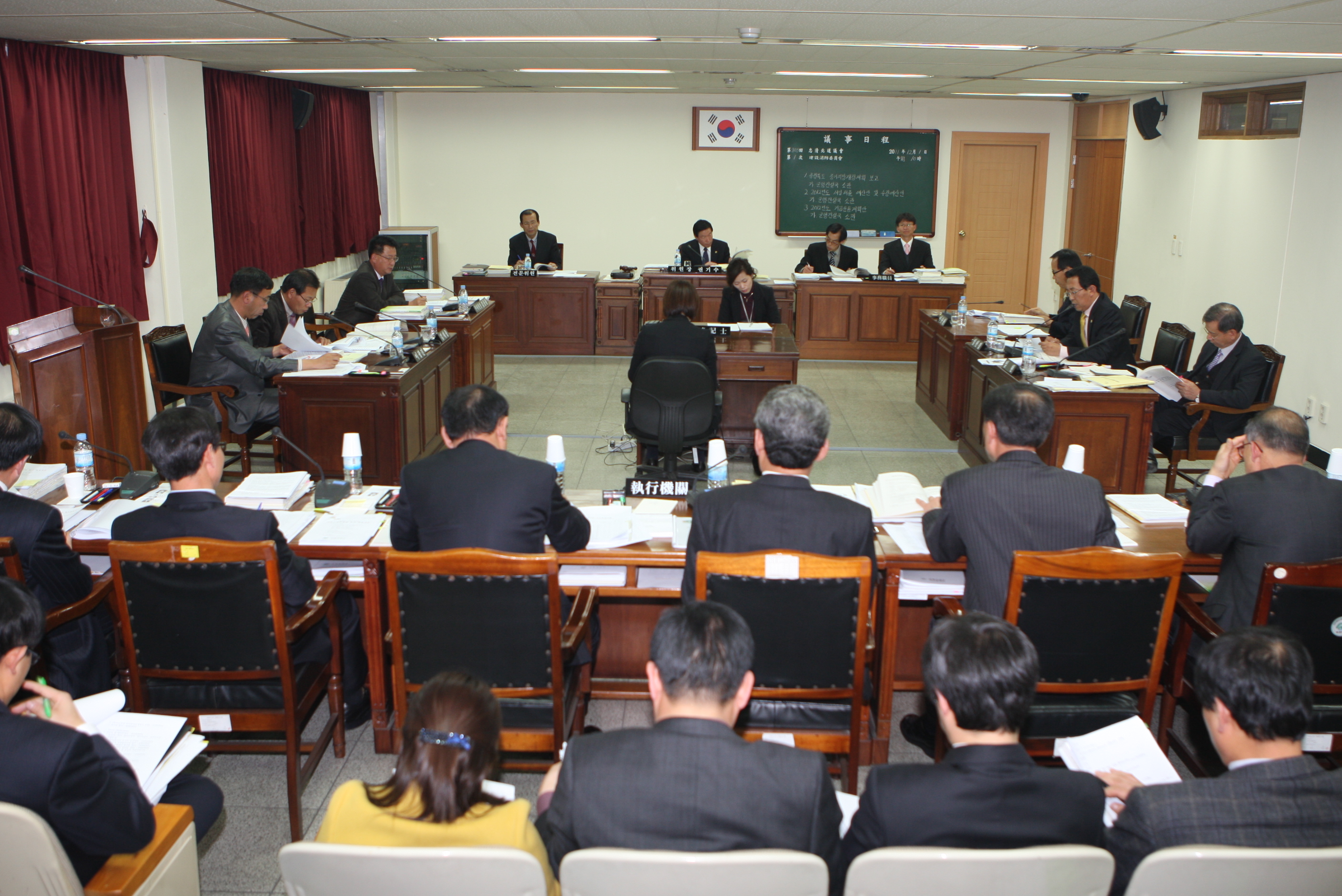권기수의원, 지방도건설 사업비 미집행액 31%, 강한 질타 - 1
